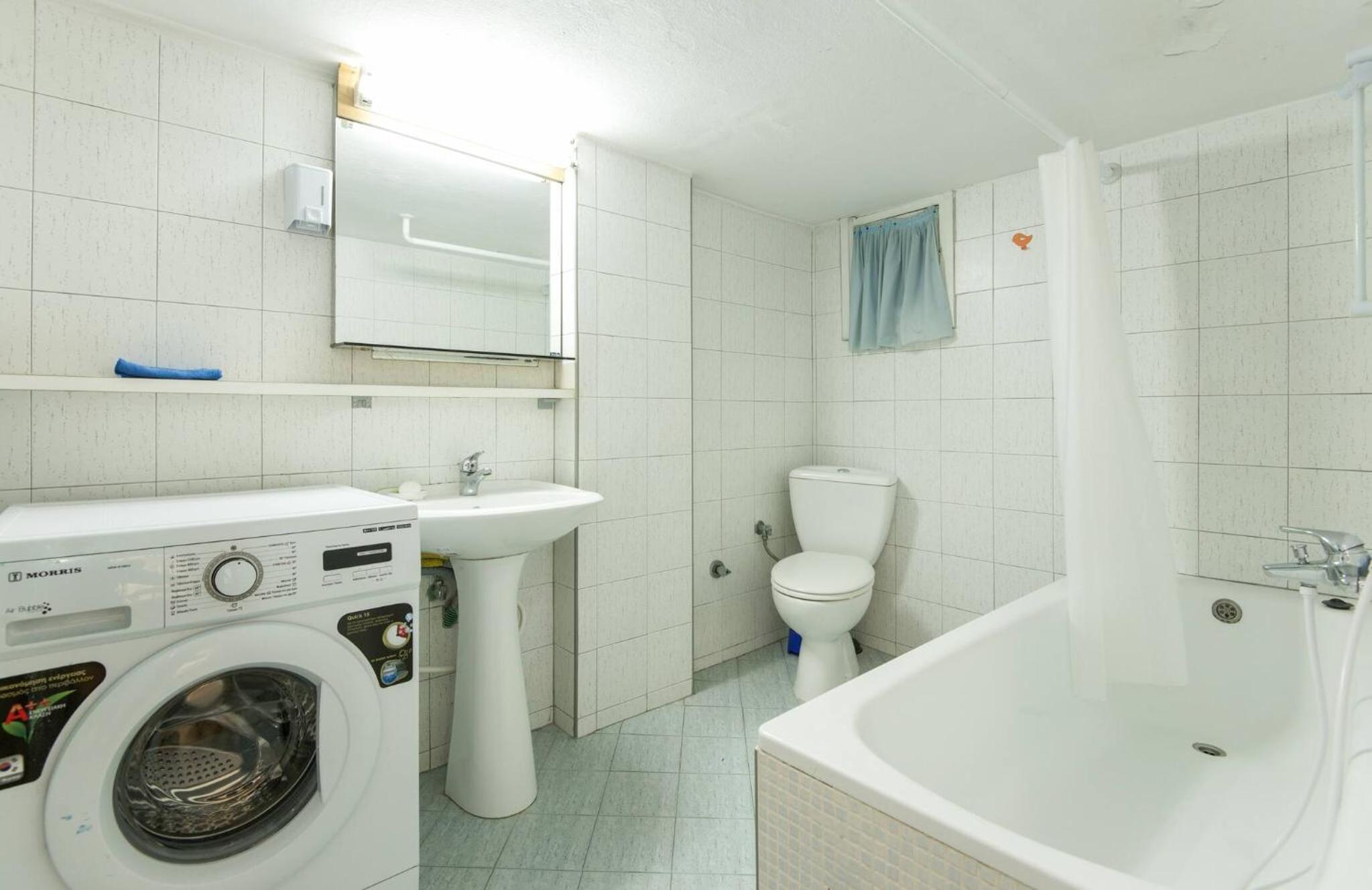 Cosy Flat Helexpo in Old City YR1 view 2