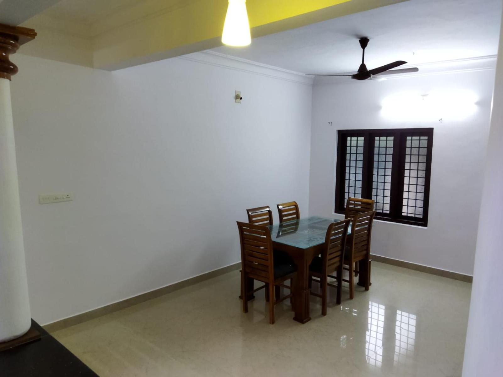 Kizhakkethottam Homestays-River View Villa