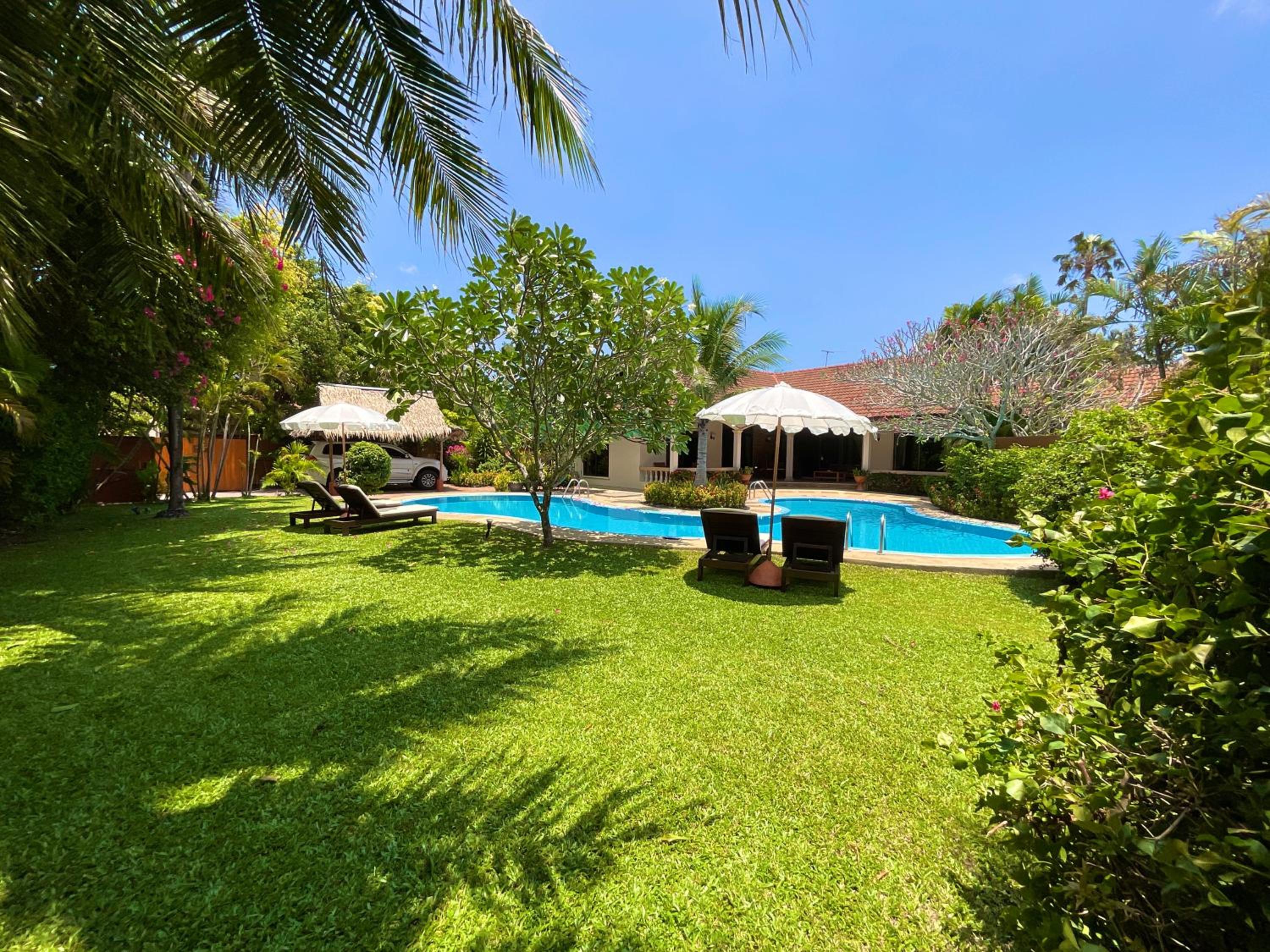 Coconut Paradise Holiday Villas