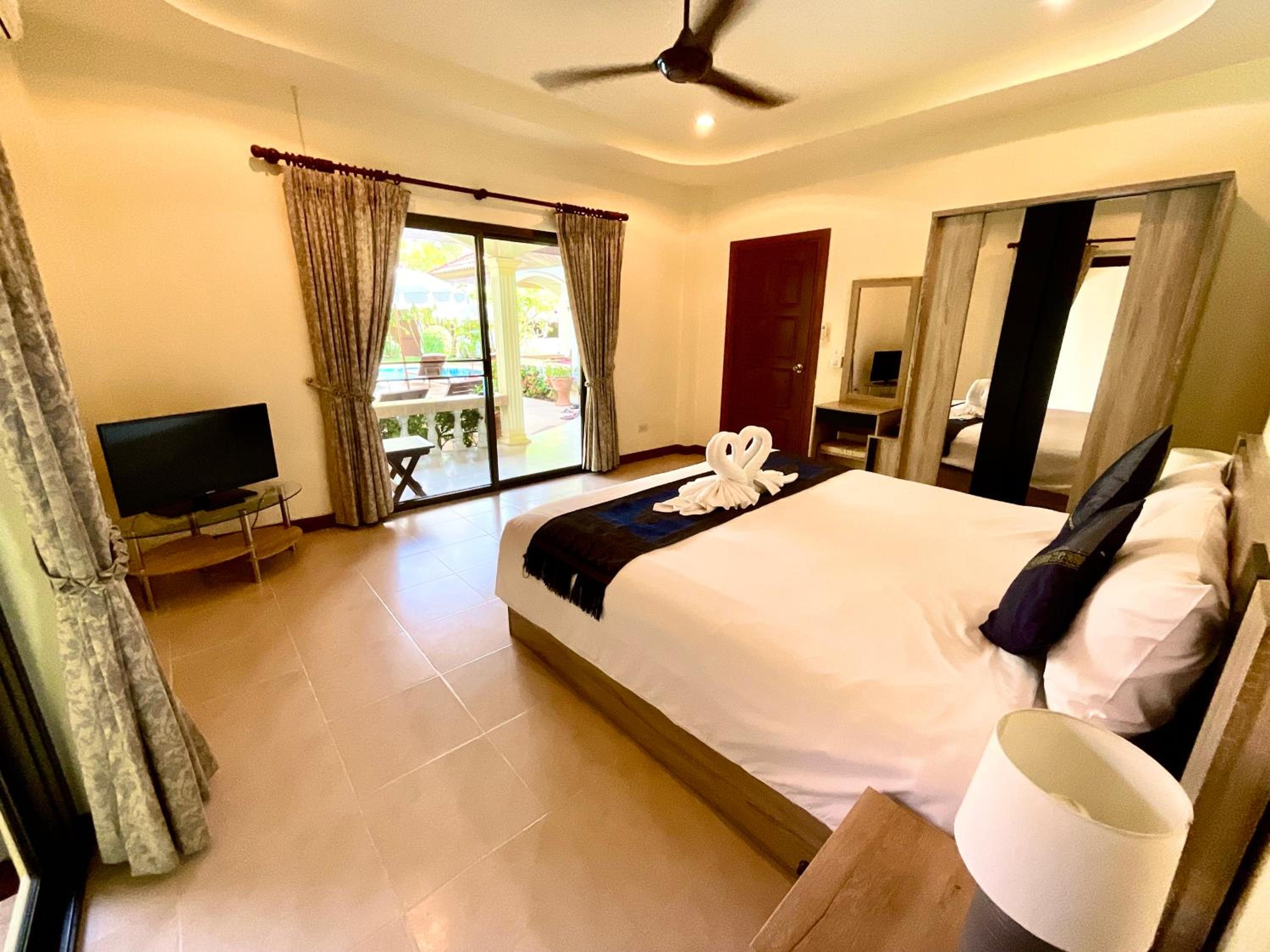 Coconut Paradise Holiday Villas