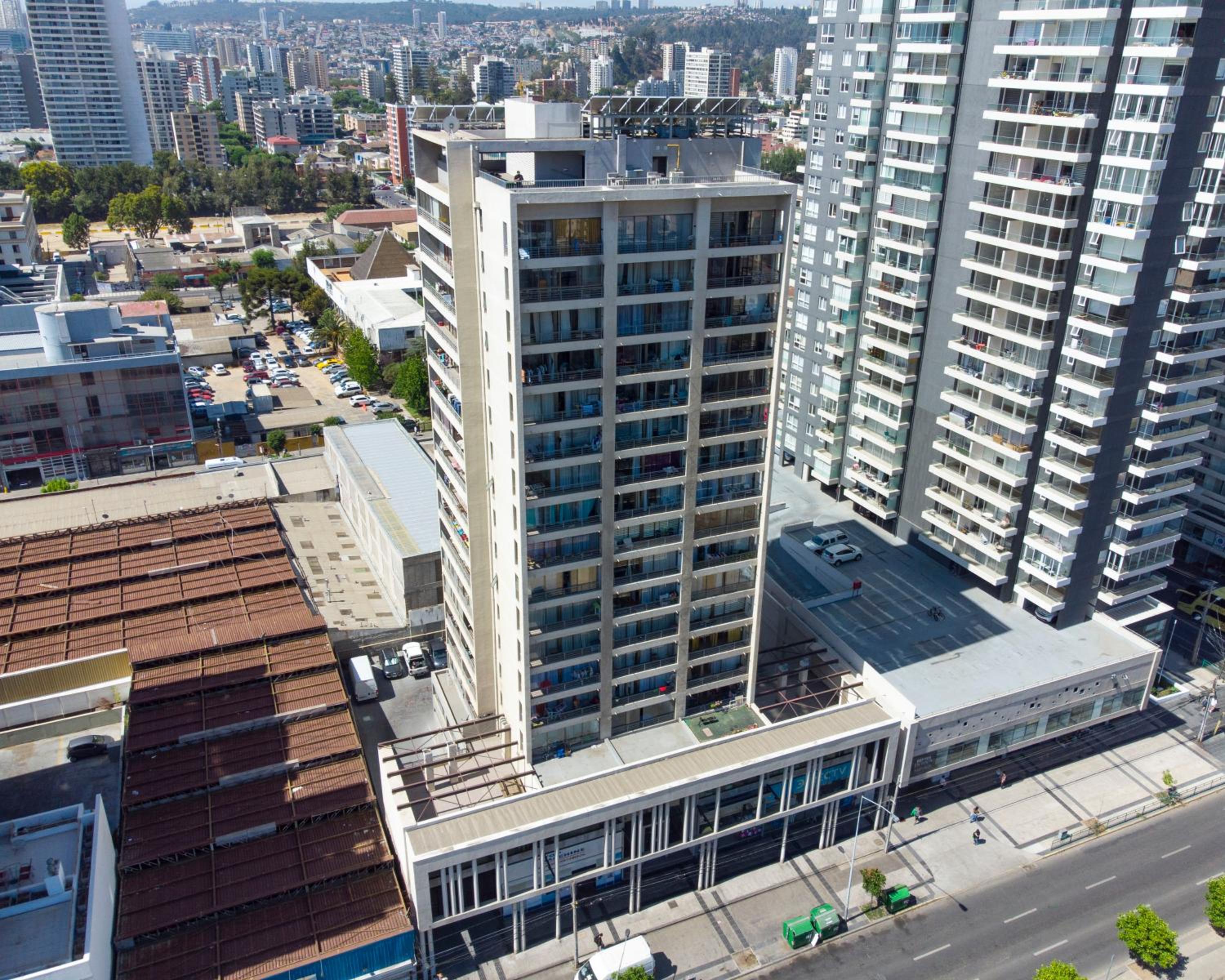 Agradable departamento, frente a la Quinta Vergara
