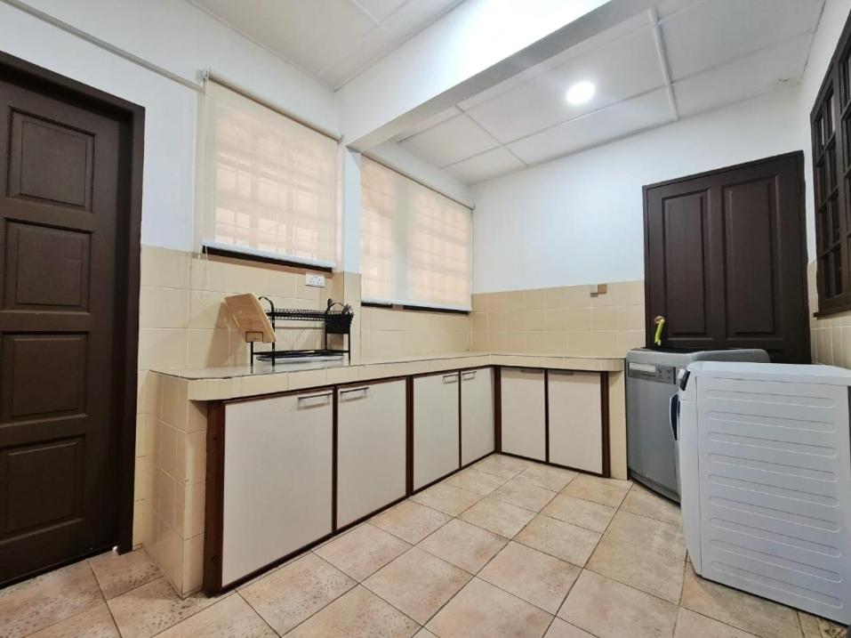 Casablanca Holiday Home with BBQ Pit photo 2