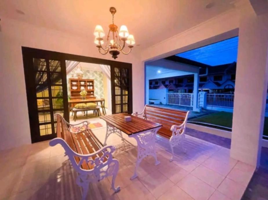Casablanca Holiday Home with BBQ Pit photo 6