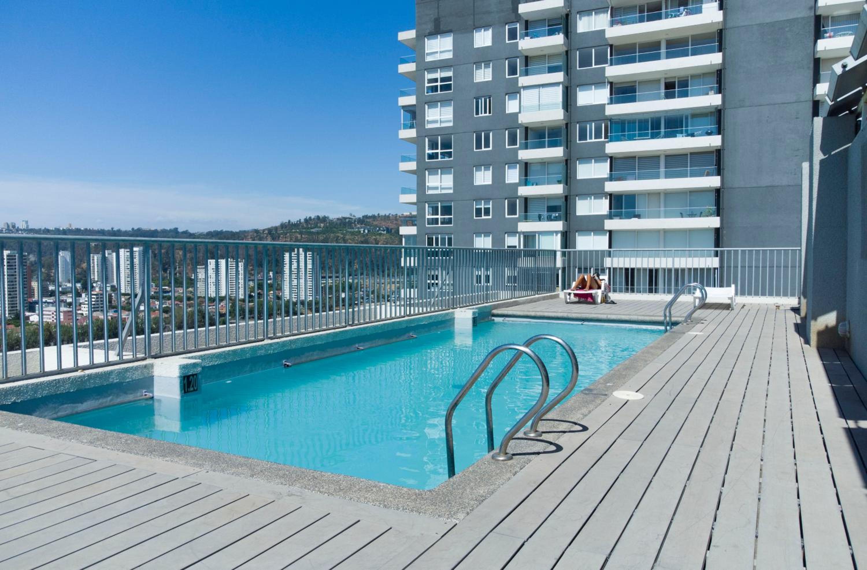 Agradable departamento, frente a la Quinta Vergara