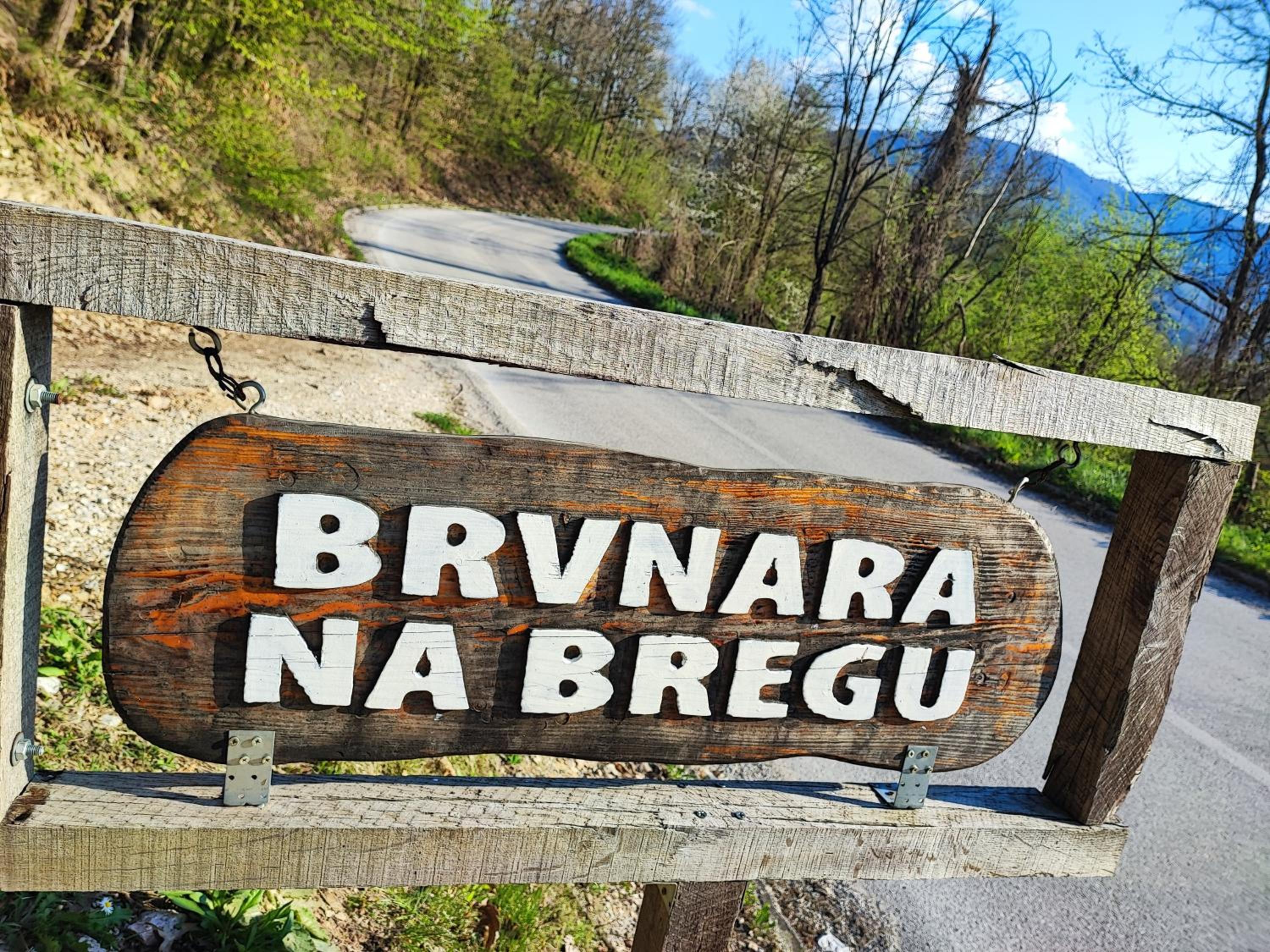 Brvnara na bregu view 3