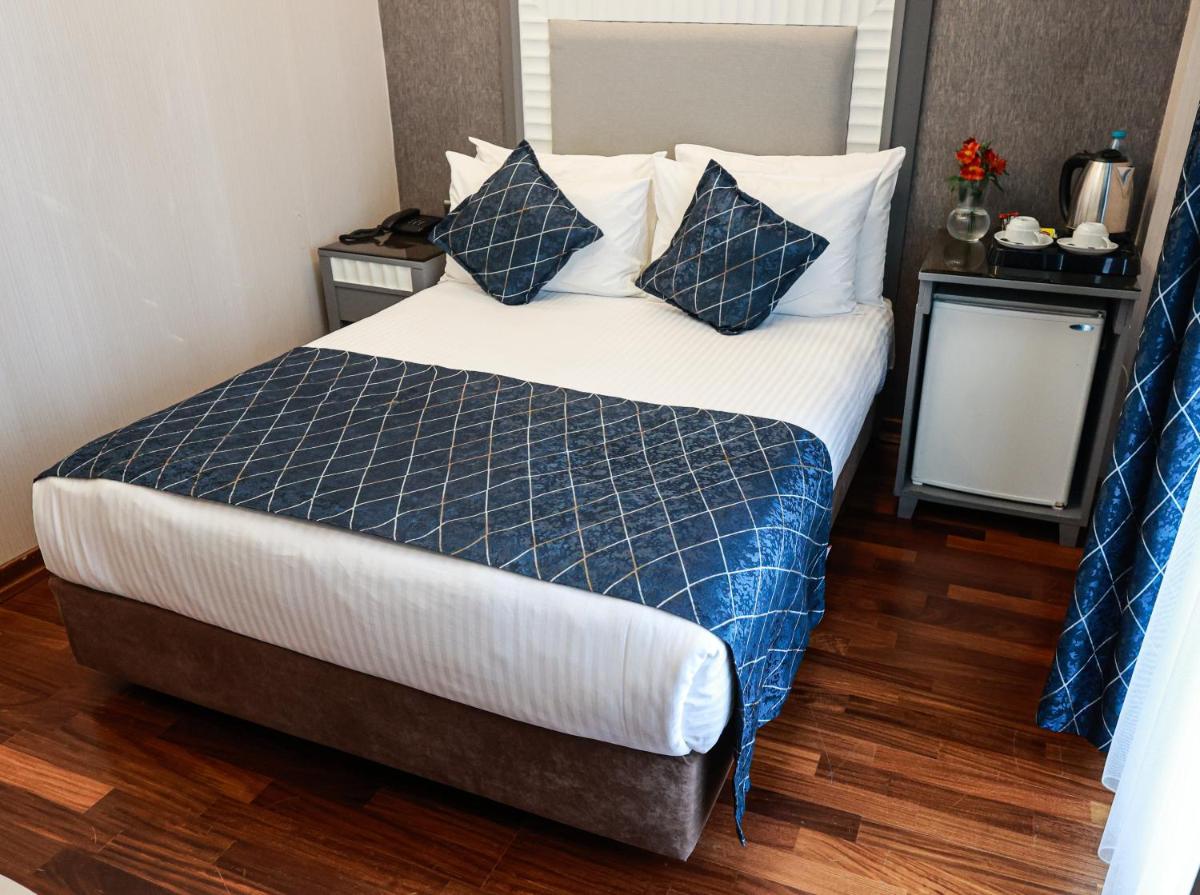 Nova Plaza Park Hotel - Image 12