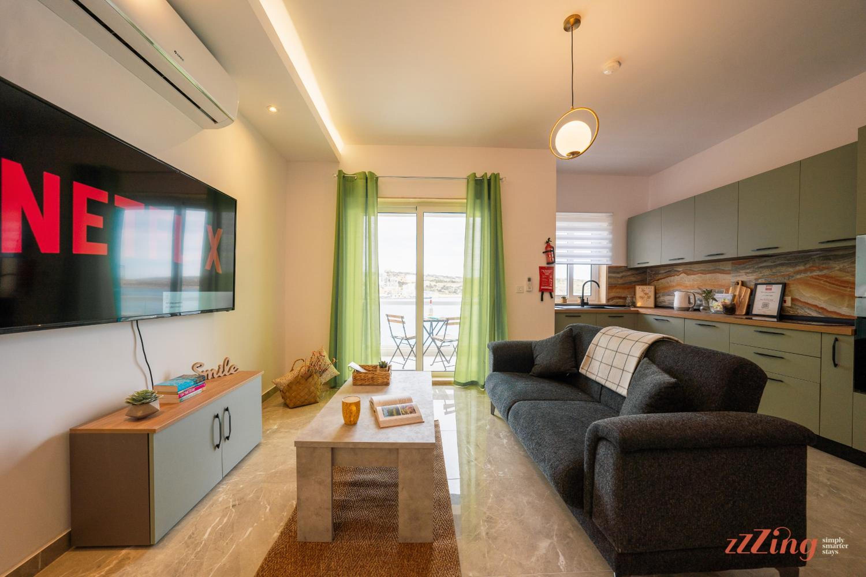 Seashore Stays - Stunning apartments right by the sea photo 3