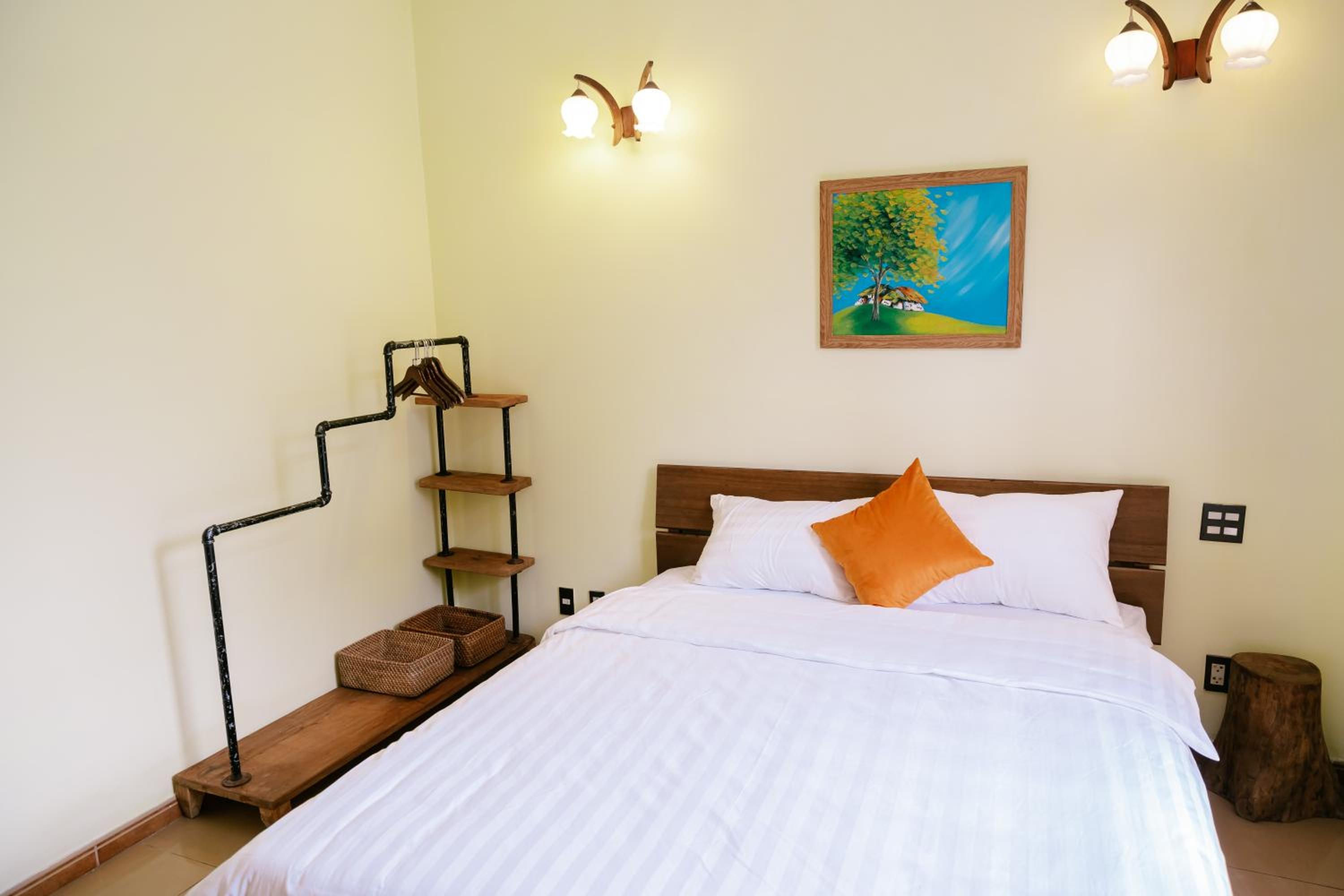 Hola House Hanoi