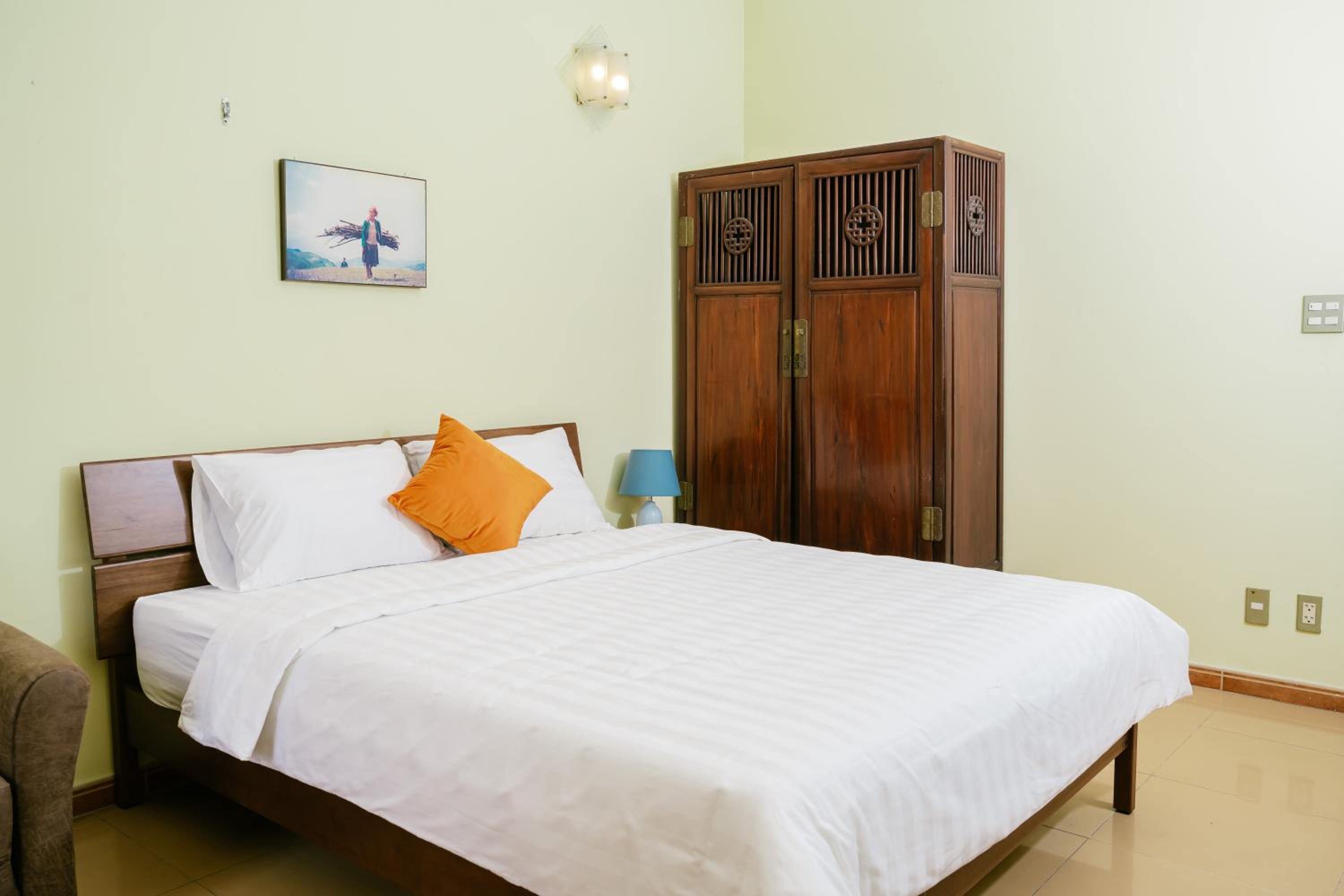 Hola House Hanoi