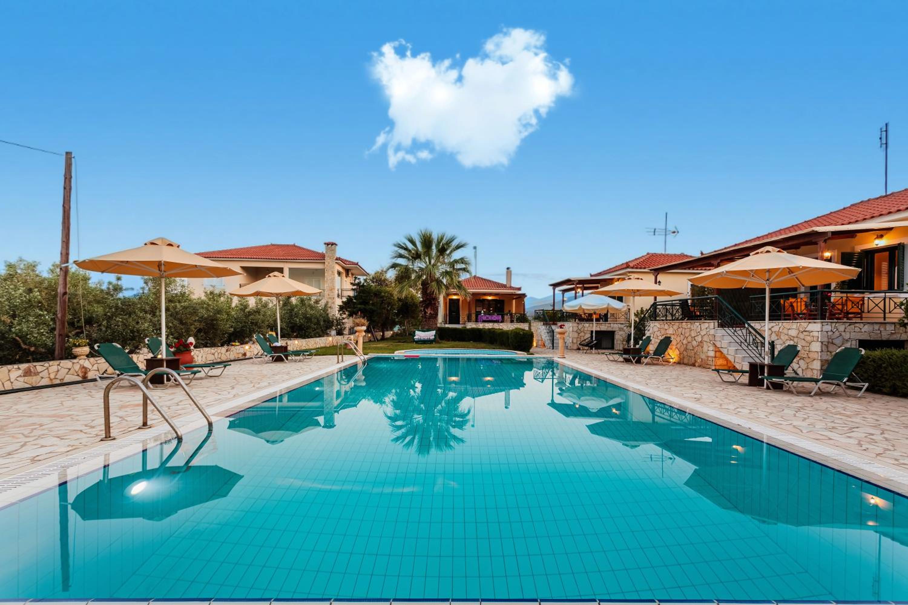 Astros Endless Sunsets - Dukes Poolside Homes photo 4