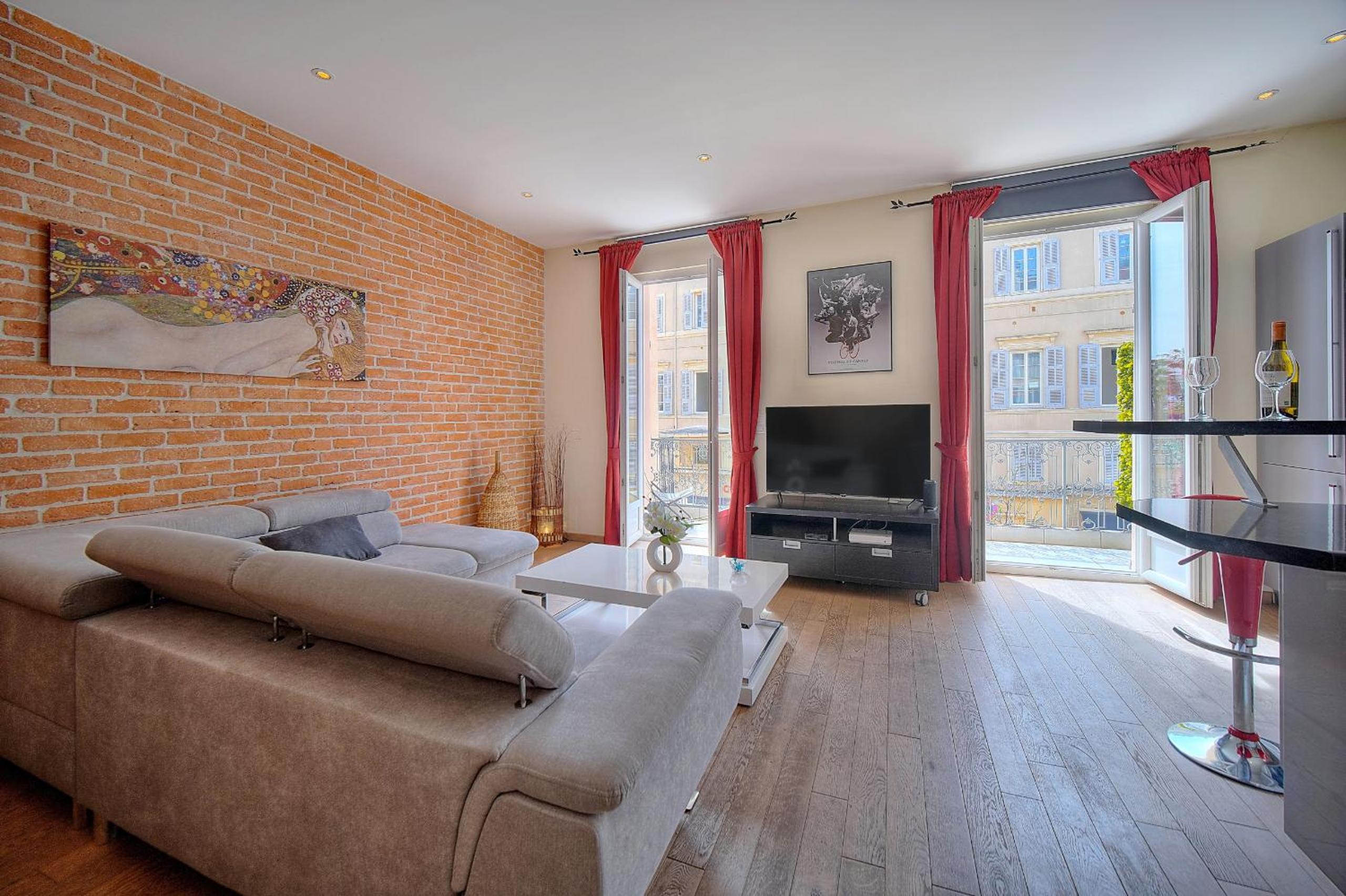 MODERNE 3 PIECES IDEALEMENT SITUE CENTRE DE CANNES l! A2B22 photo 4
