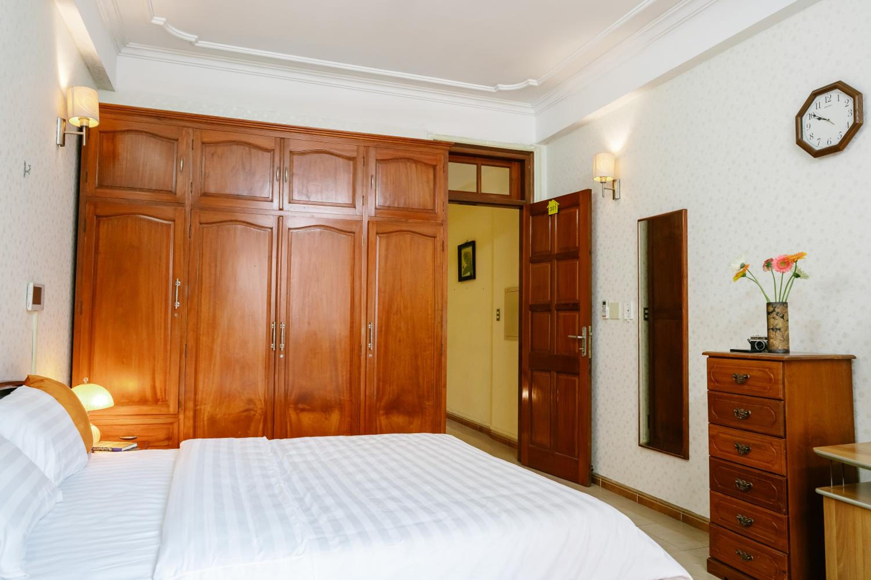 Hola House Hanoi