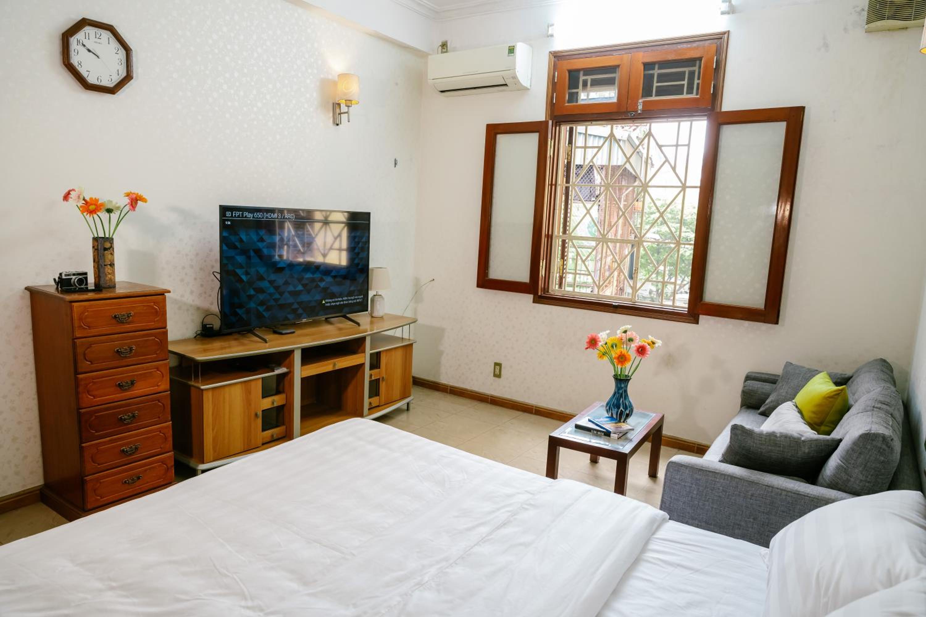 Hola House Hanoi
