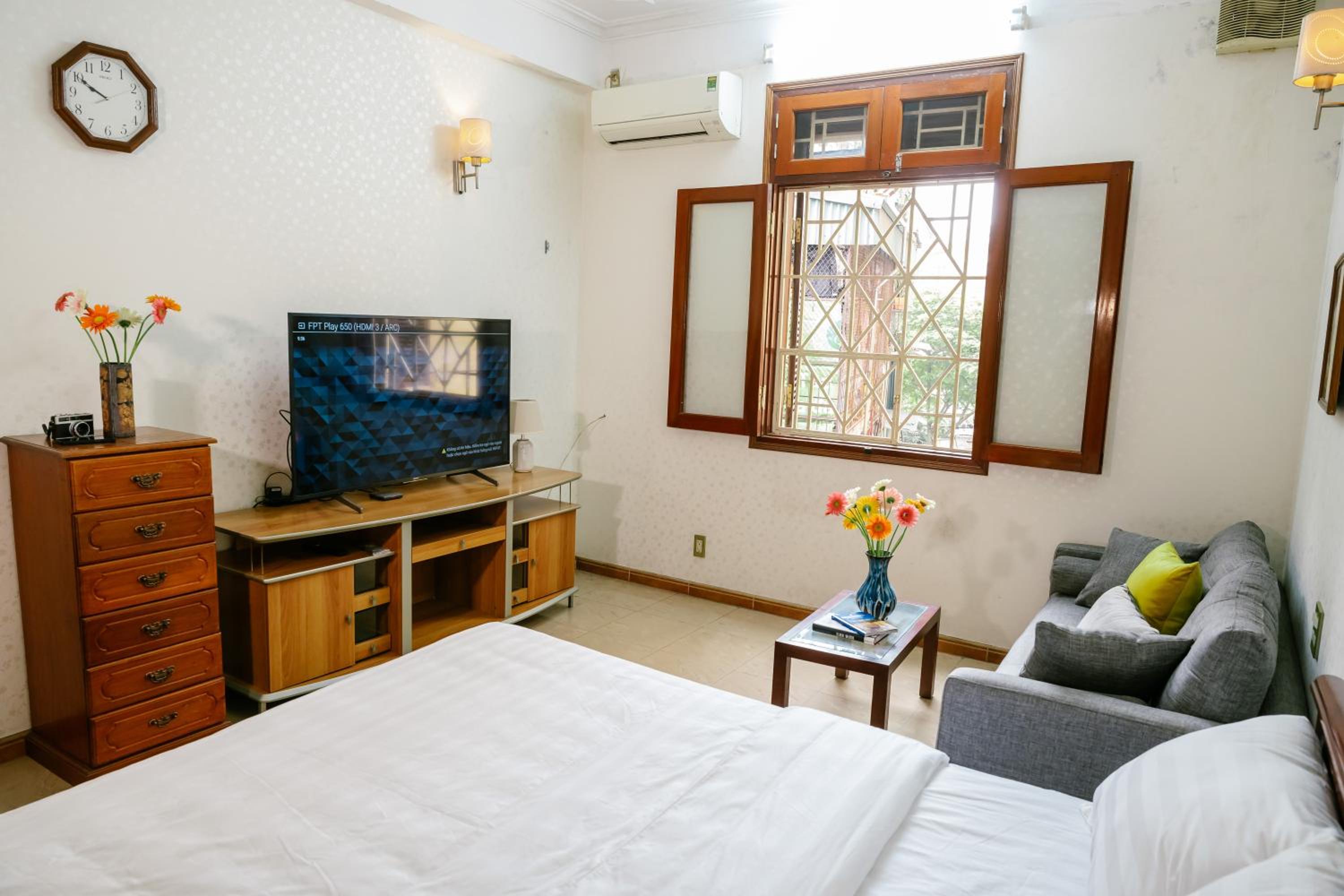 Hola House Hanoi