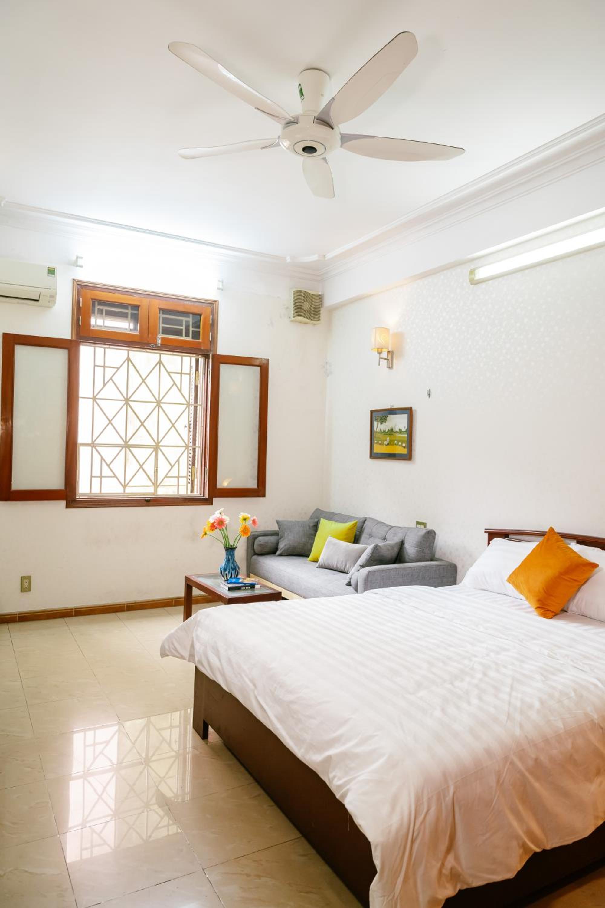 Hola House Hanoi