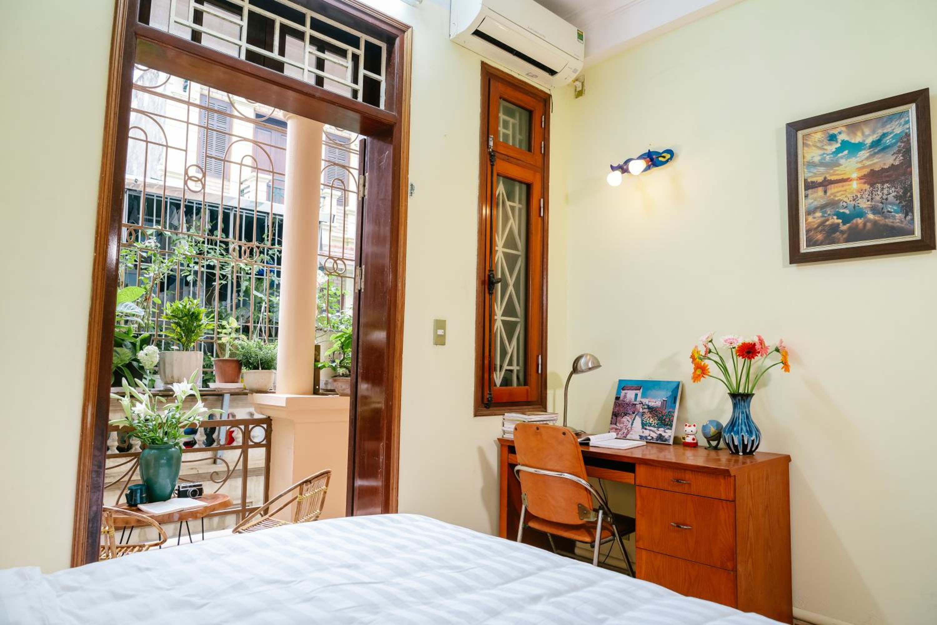 Hola House Hanoi