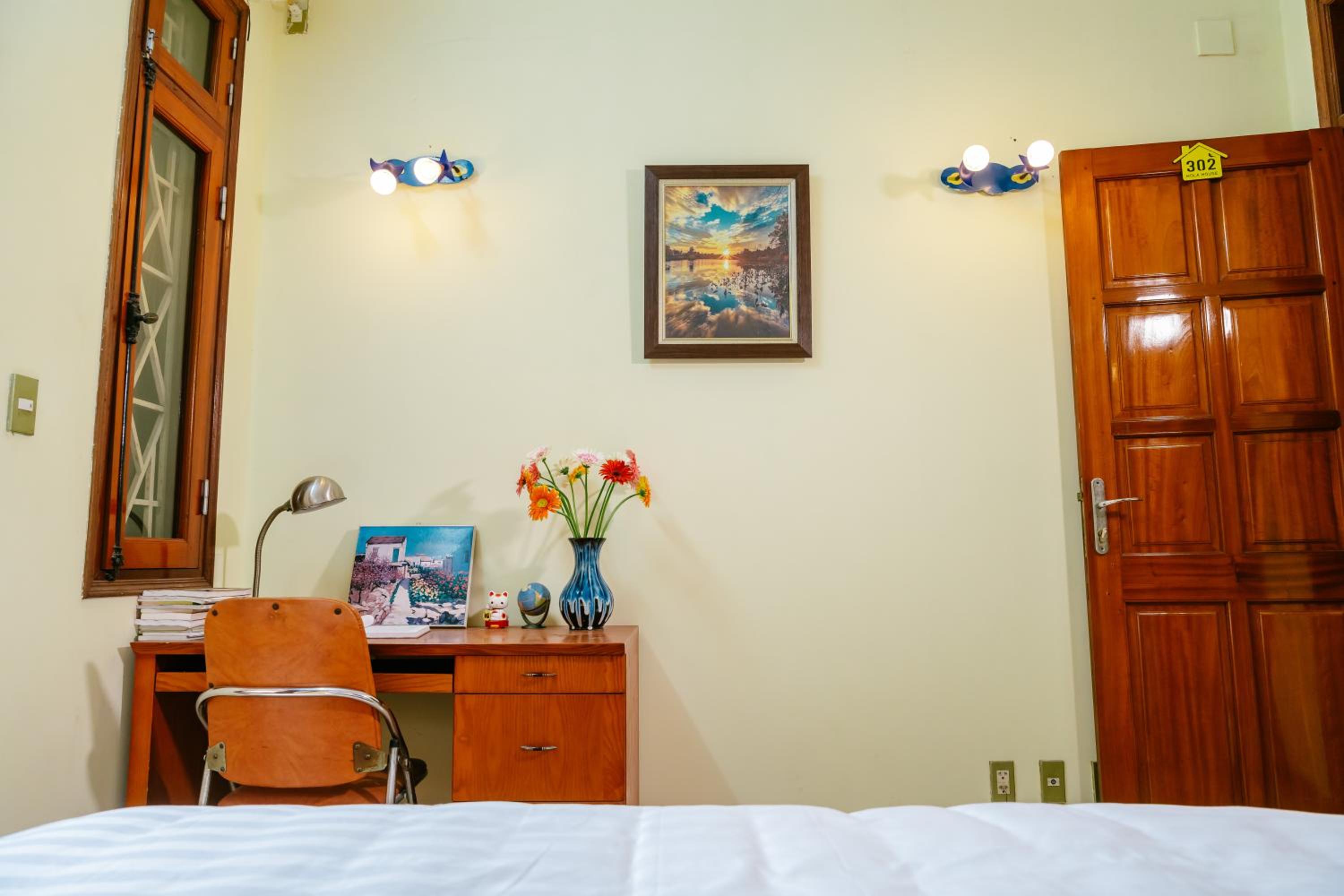 Hola House Hanoi