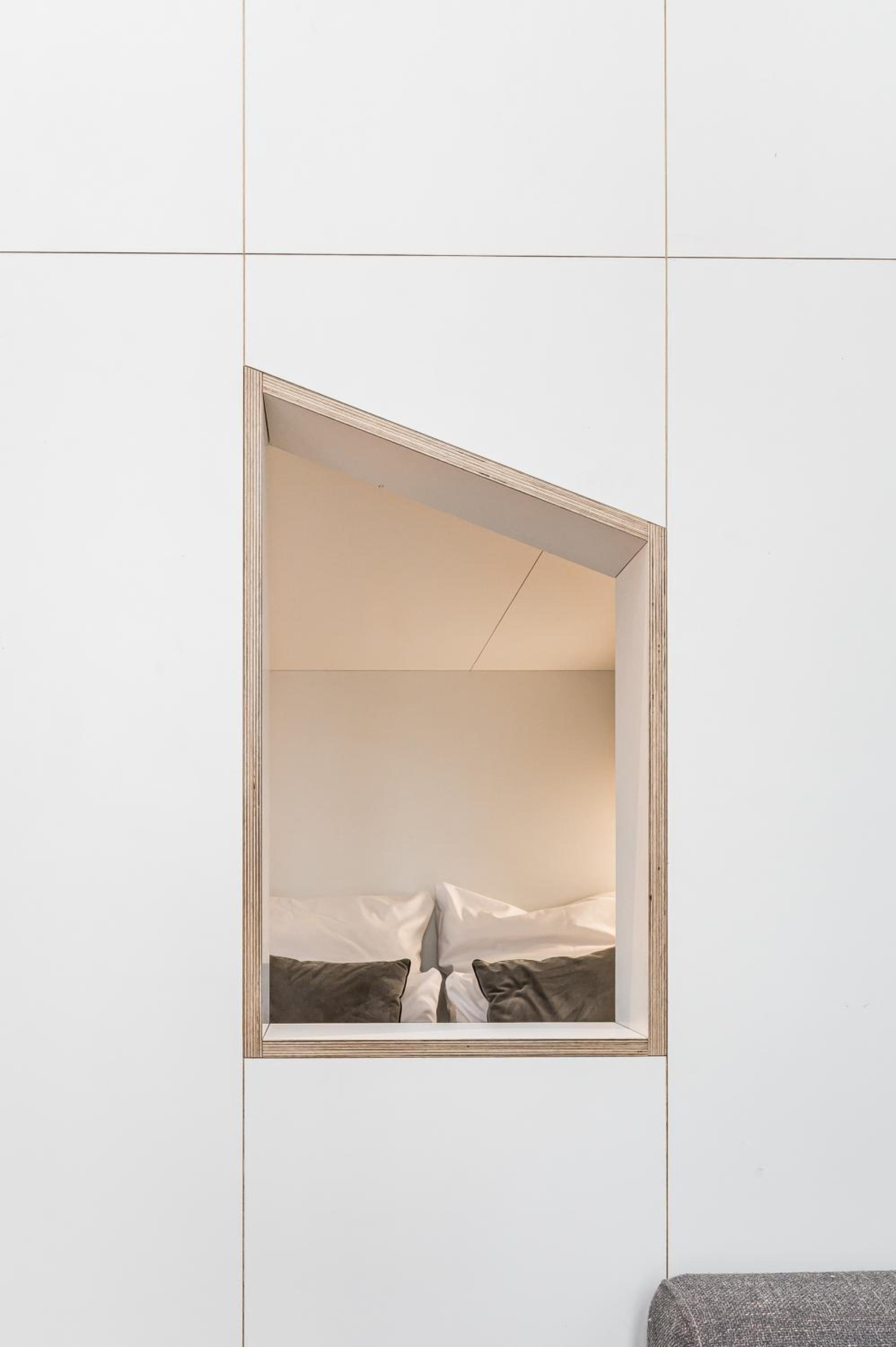 Stylish New Cube Loft II by Berlin-Wall-Apartments
