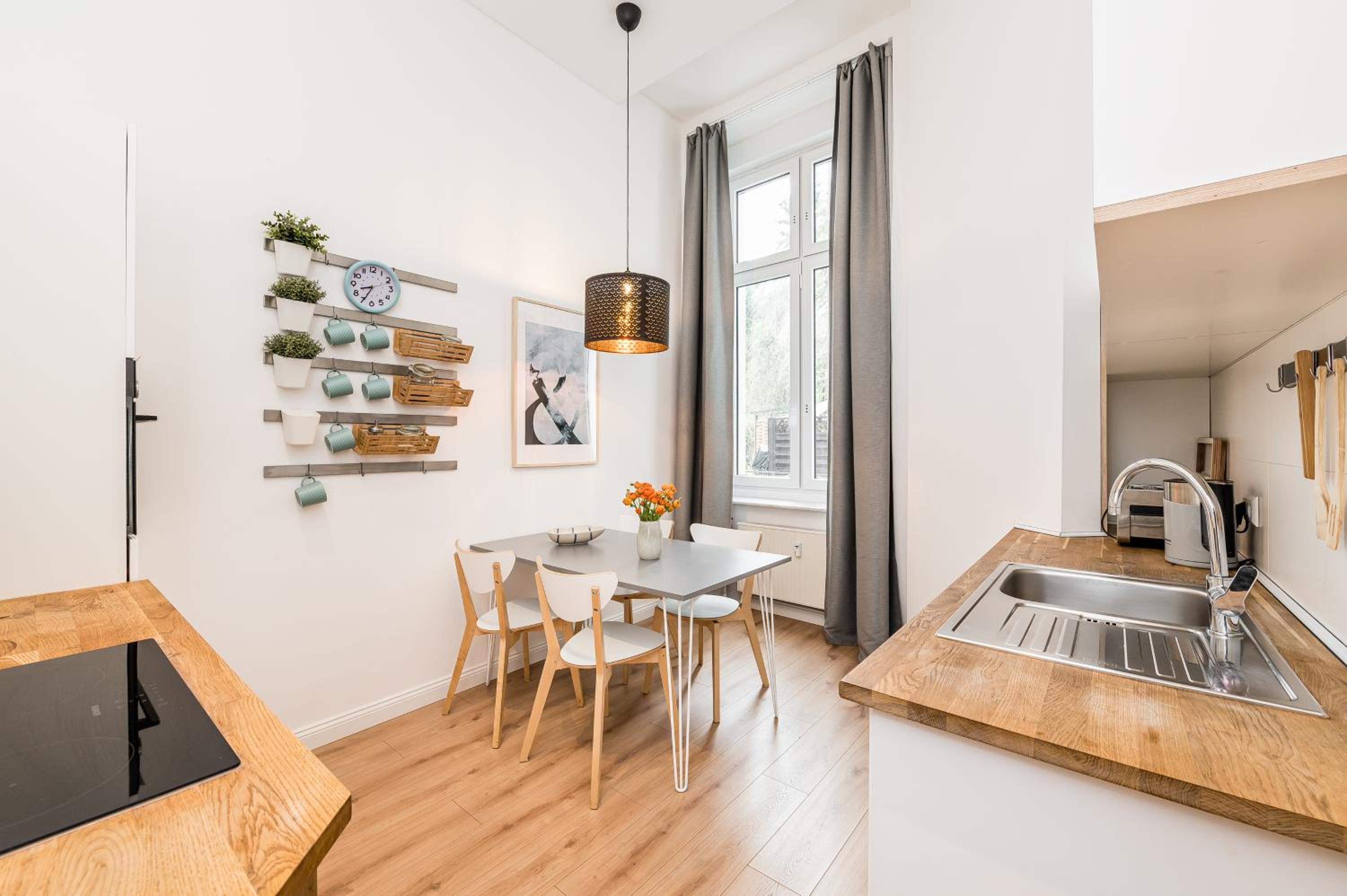 Stylish New Cube Loft II by Berlin-Wall-Apartments