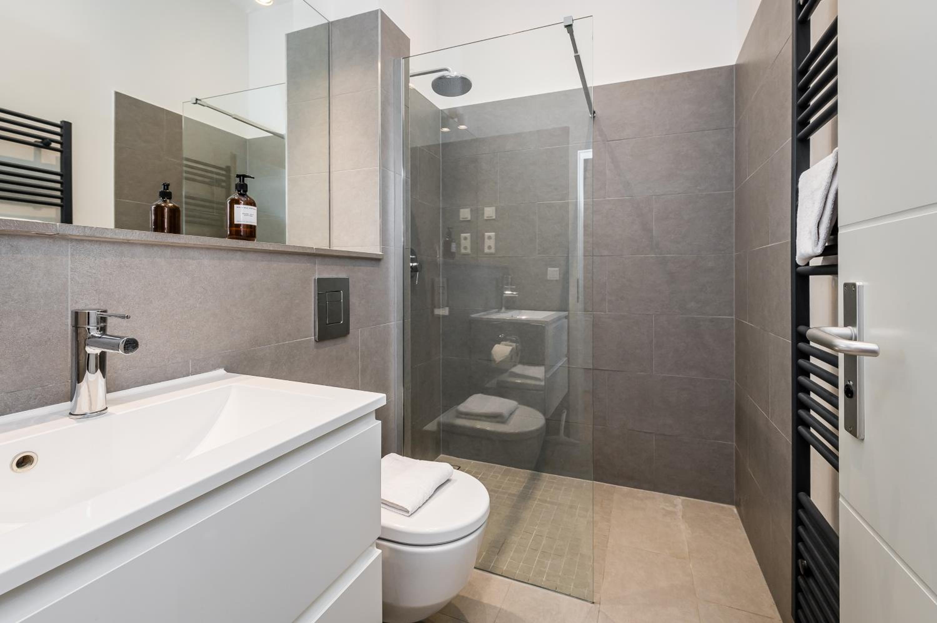 Stylish New Cube Loft II by Berlin-Wall-Apartments