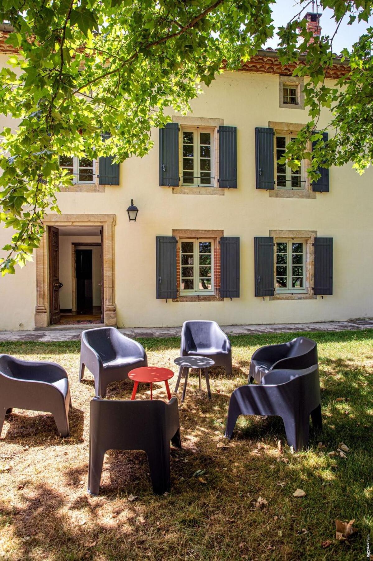 MAISON DE CHARME - 250m2 - CALME - JARDIN