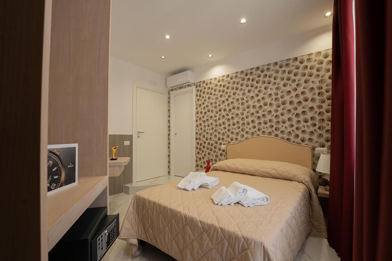 PC Boutique H Napoli Centro, by ClaPa Group photo 4