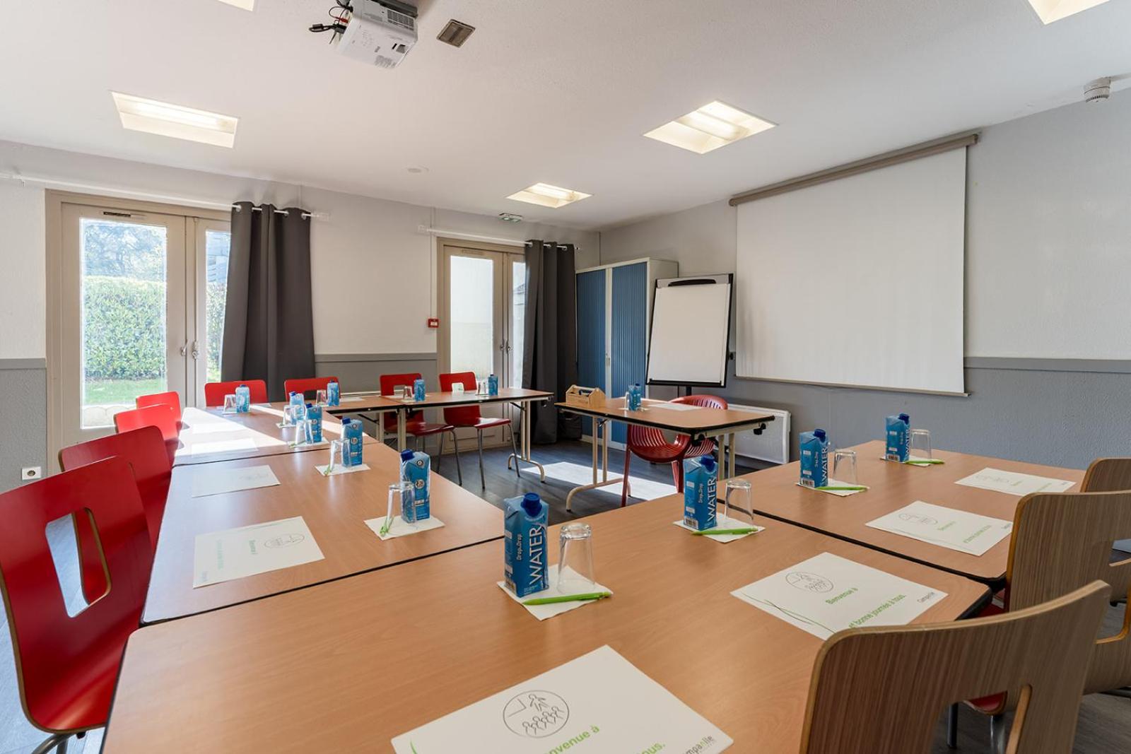 Saint-Etienne-du-Rouvray Vacations - Campanile Rouen Sud - Zenith - Parc Expo - Property Image 1