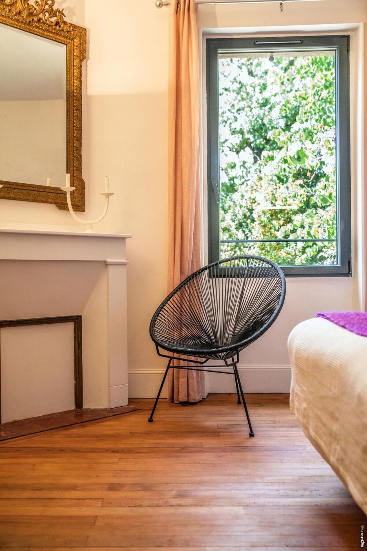 MAISON DE CHARME - 250m2 - CALME - JARDIN