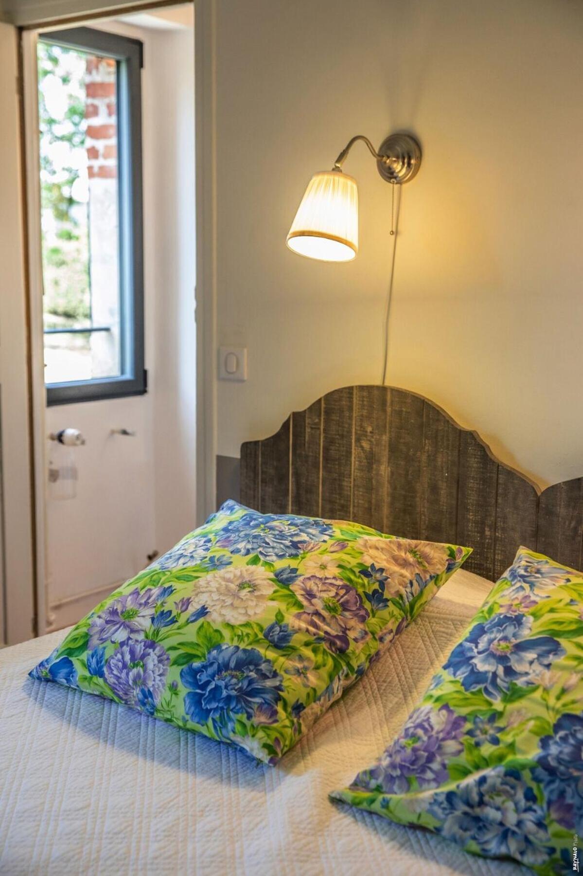 MAISON DE CHARME - 250m2 - CALME - JARDIN