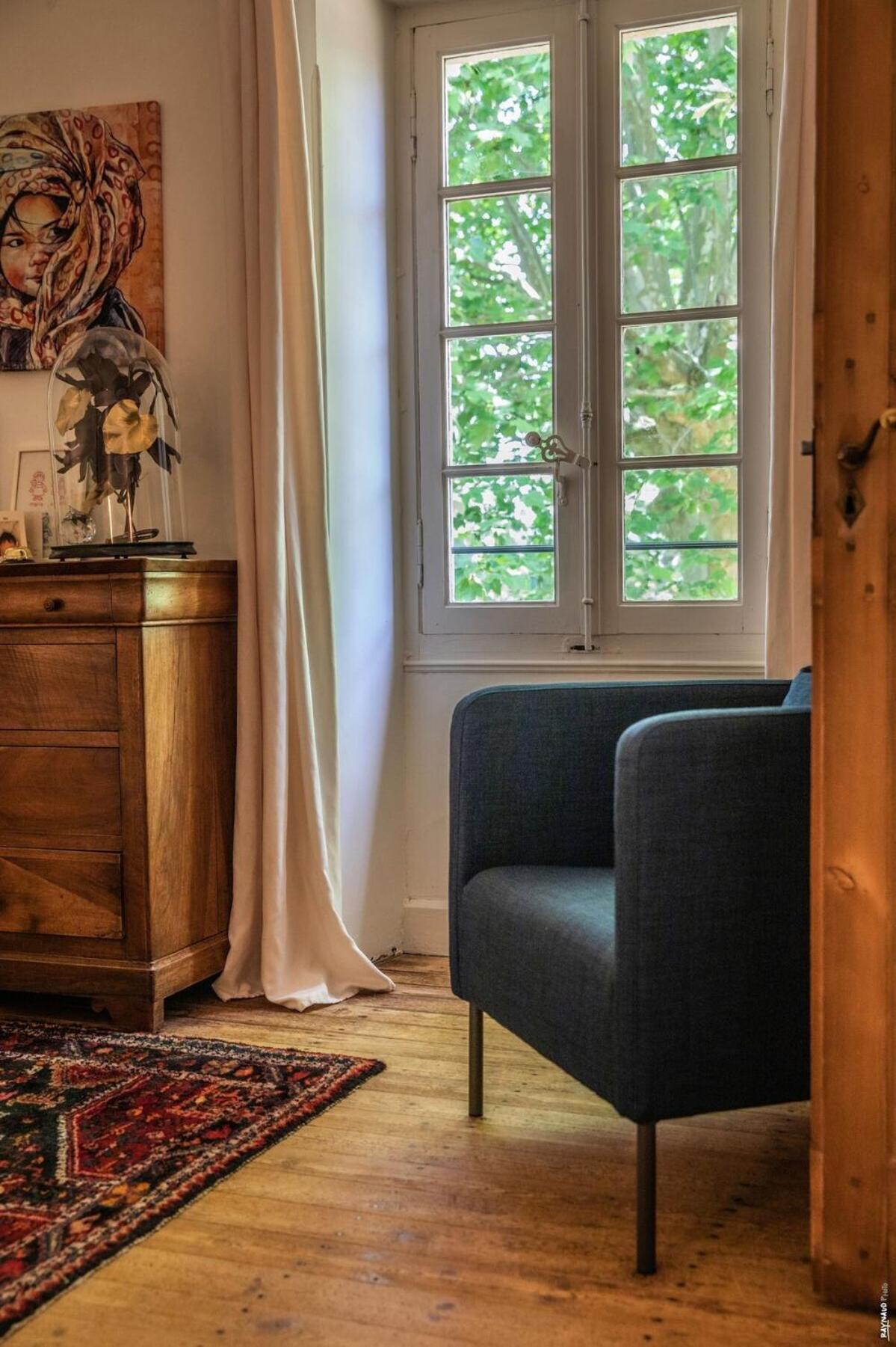 MAISON DE CHARME - 250m2 - CALME - JARDIN