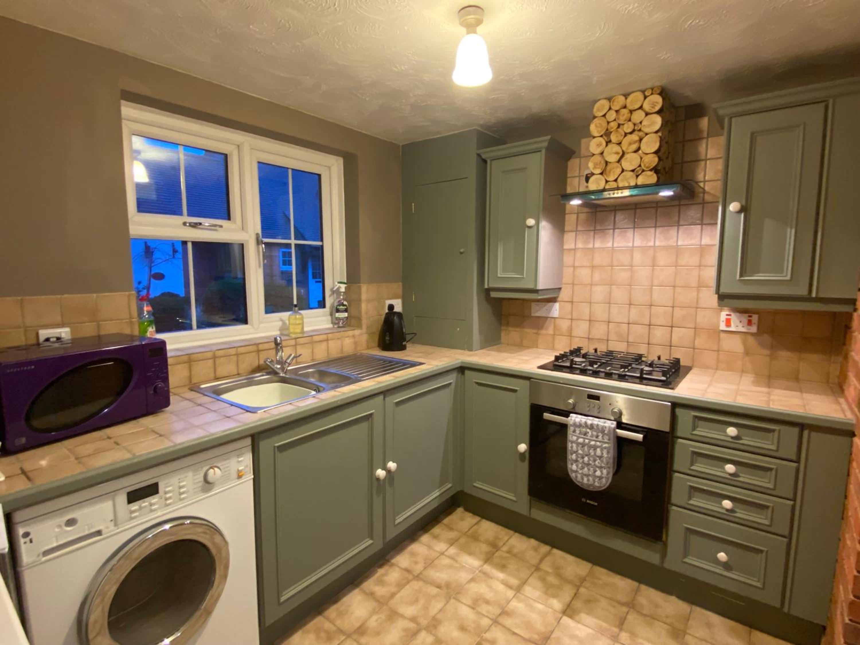 Cottage in Bretforton, north of Cotswolds view 3