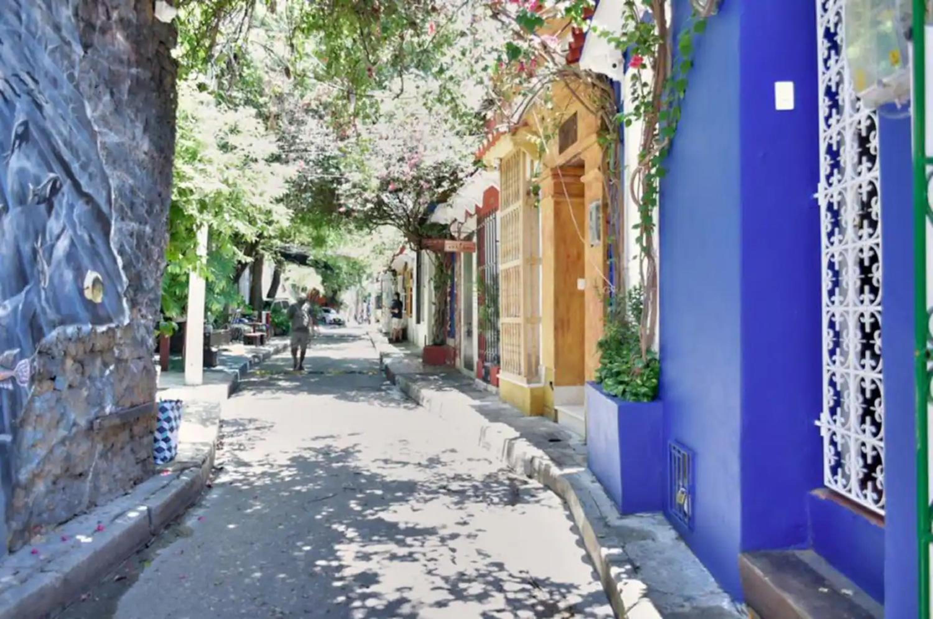 2ag-1M House with Beautiful Galleries In Gethsemane With Jacuzzi