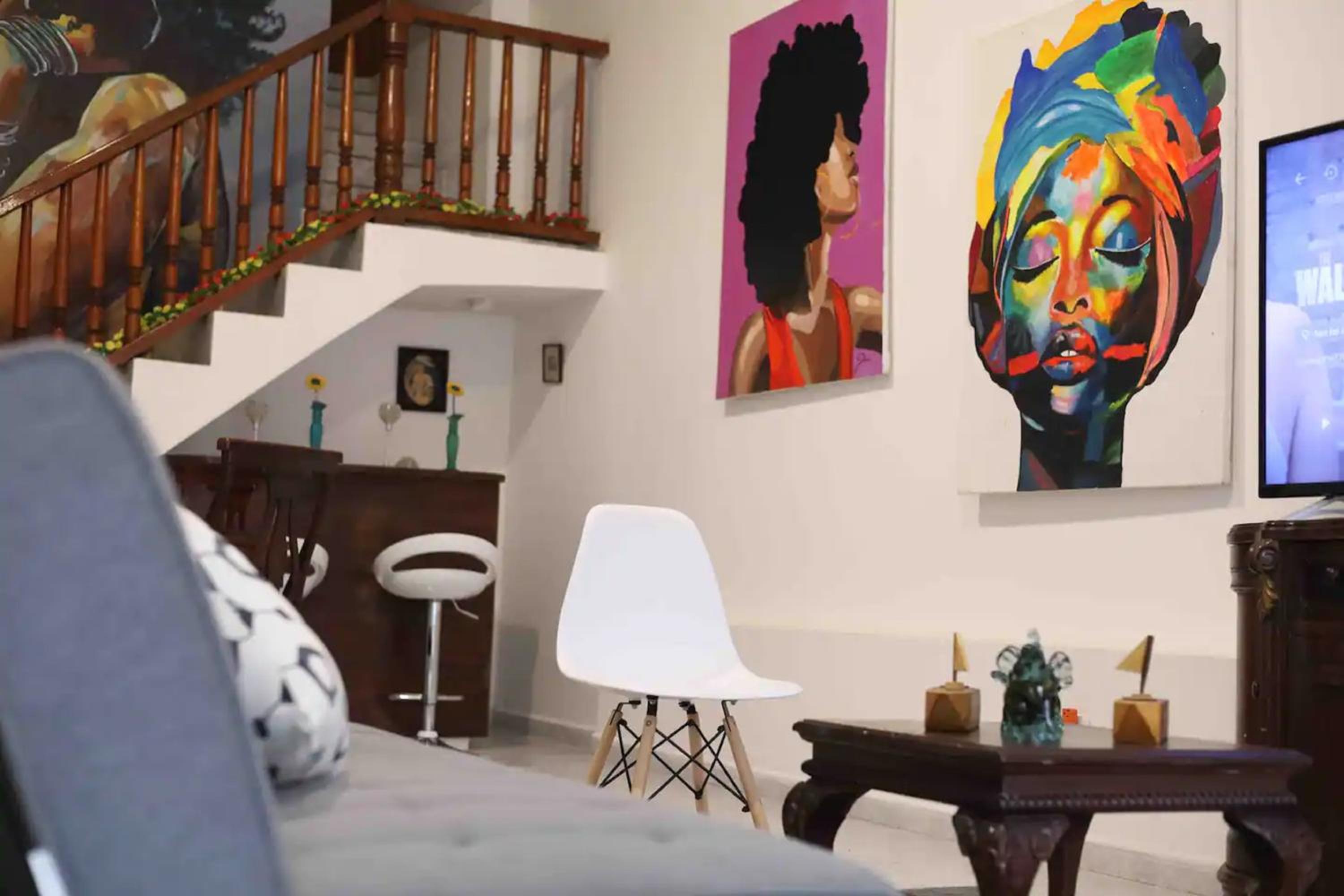 2ag-1M House with Beautiful Galleries In Gethsemane With Jacuzzi