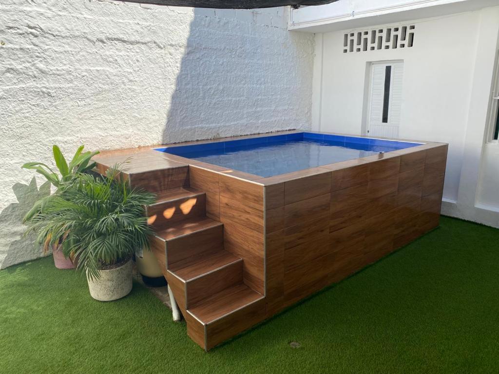 2ag-1M House with Beautiful Galleries In Gethsemane With Jacuzzi