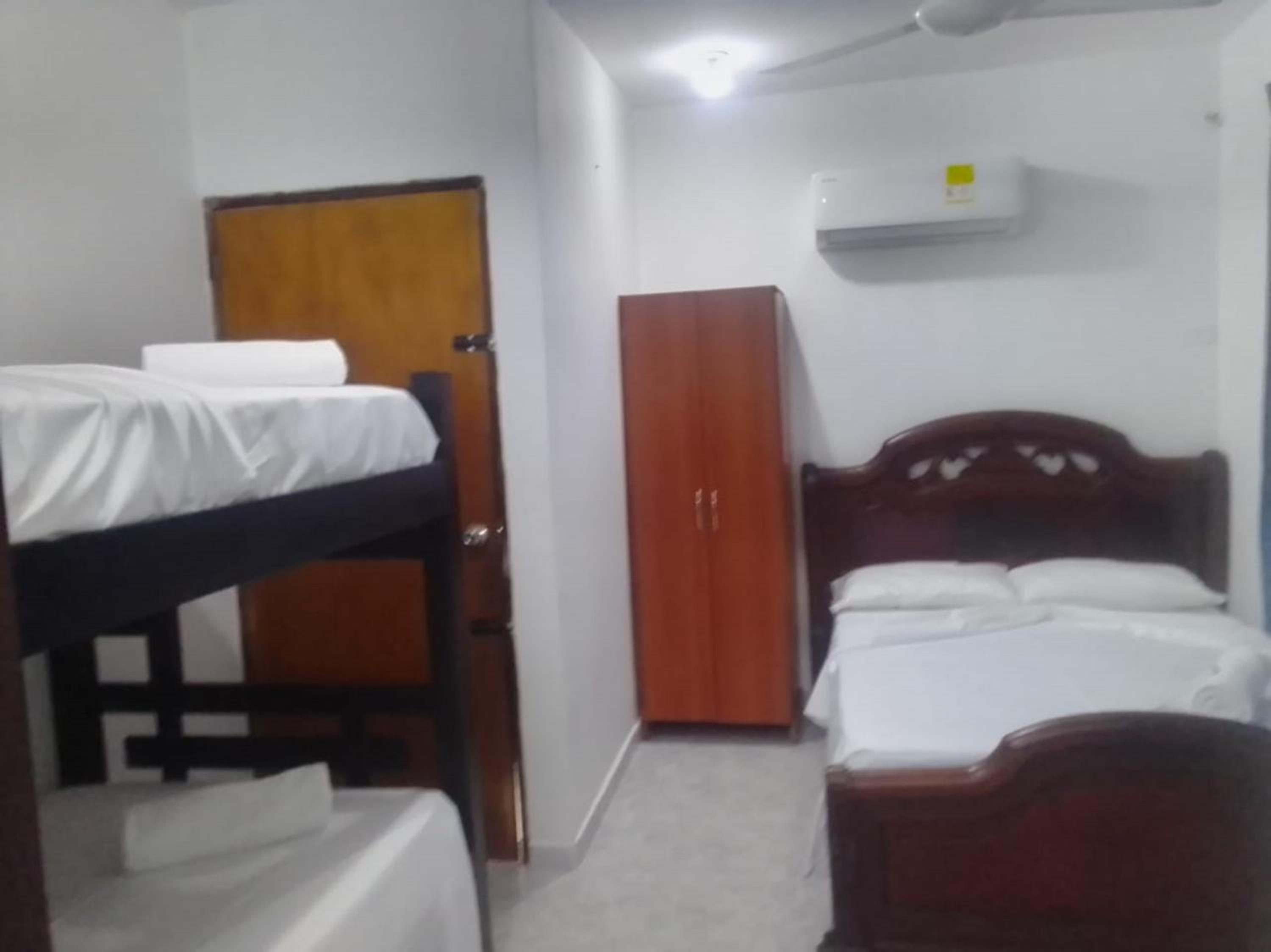 2ag-1M House with Beautiful Galleries In Gethsemane With Jacuzzi