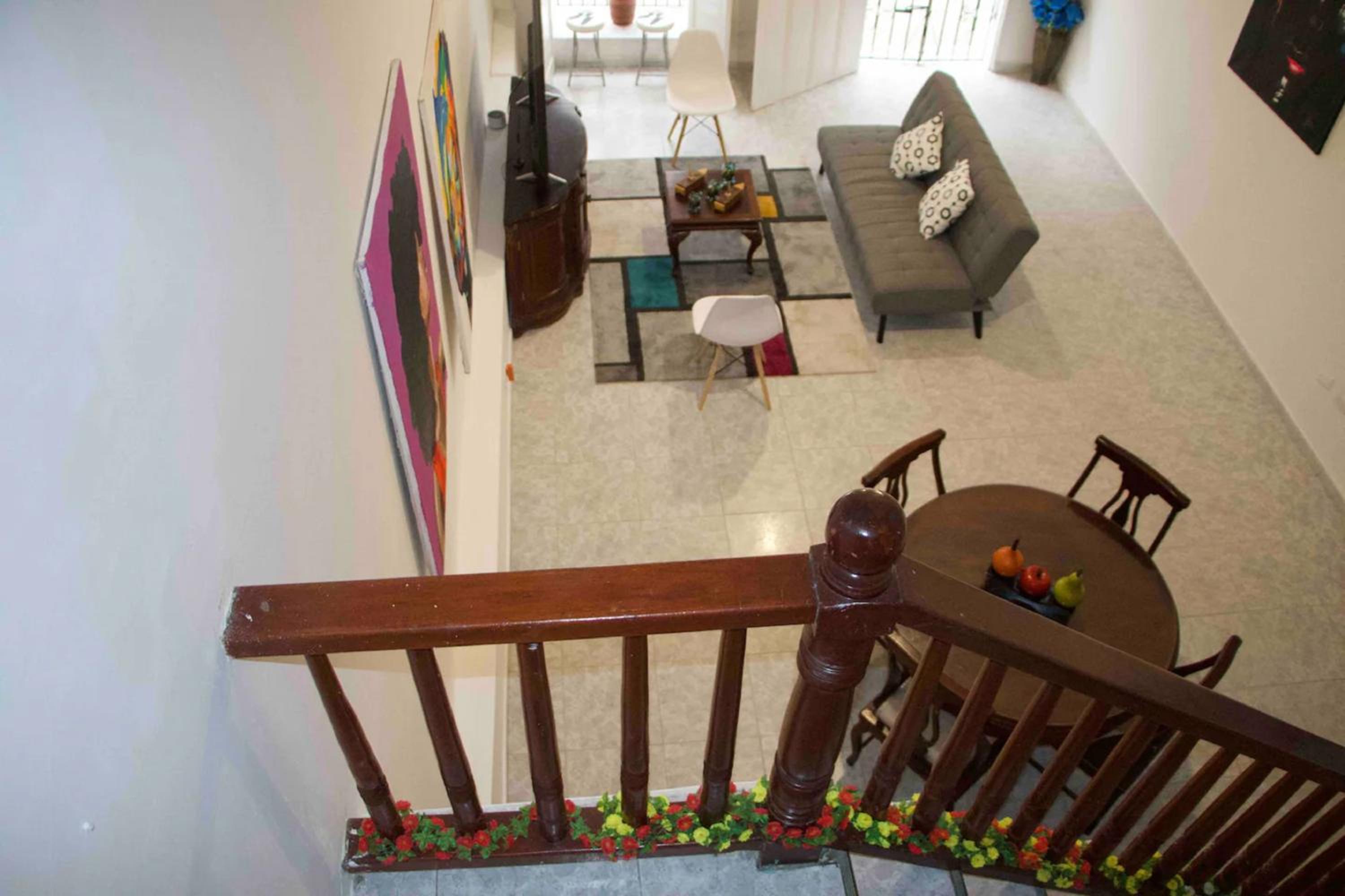 2ag-1M House with Beautiful Galleries In Gethsemane With Jacuzzi