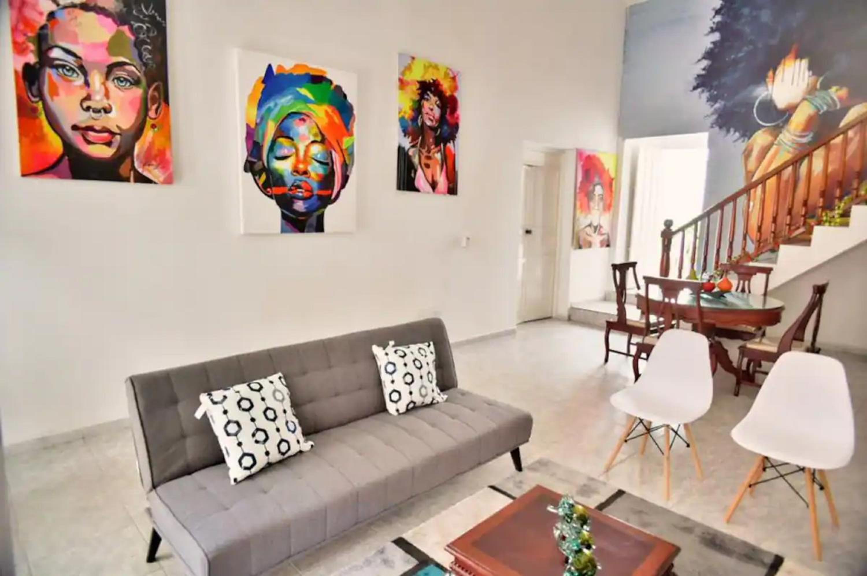 2ag-1M House with Beautiful Galleries In Gethsemane With Jacuzzi