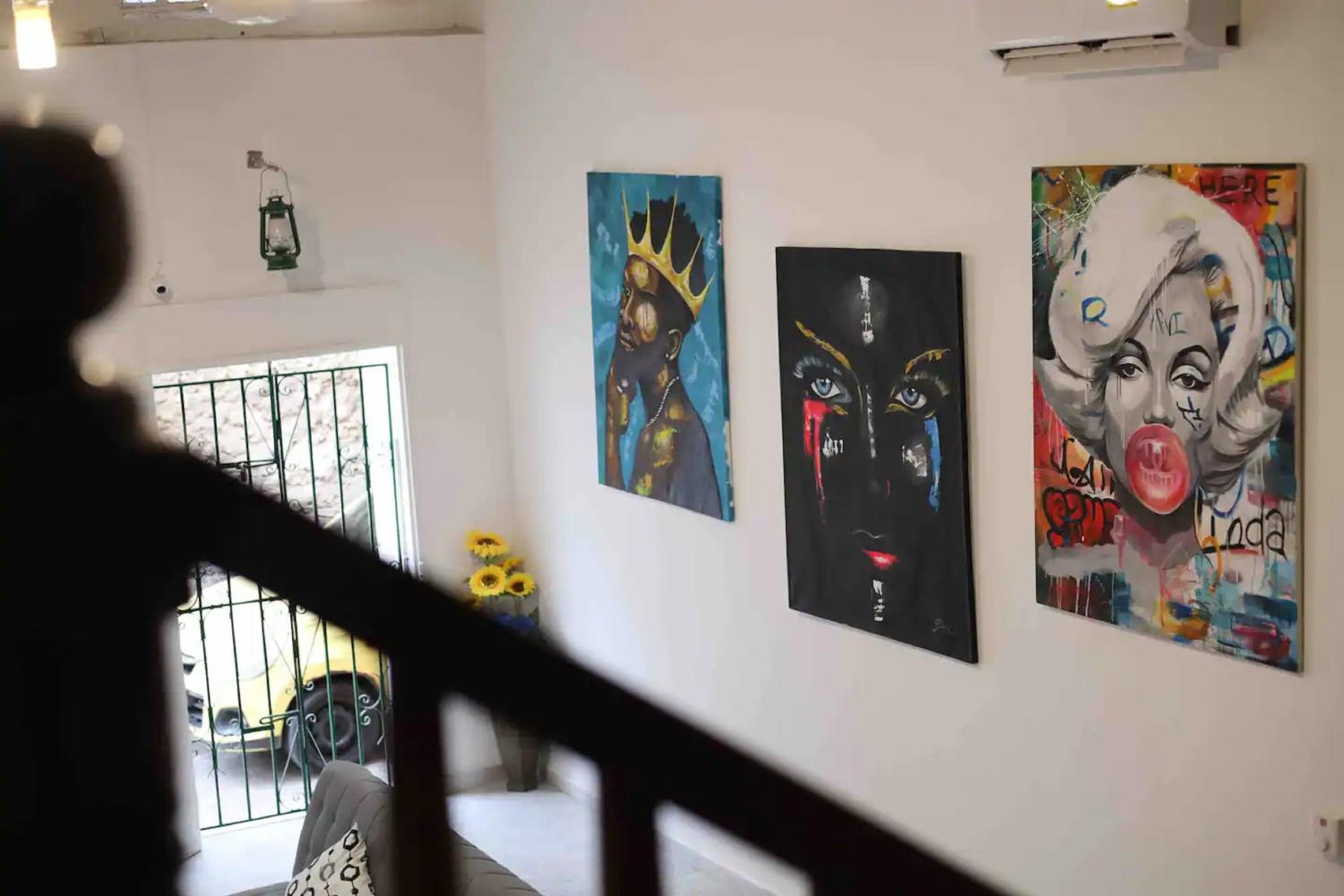 2ag-1M House with Beautiful Galleries In Gethsemane With Jacuzzi