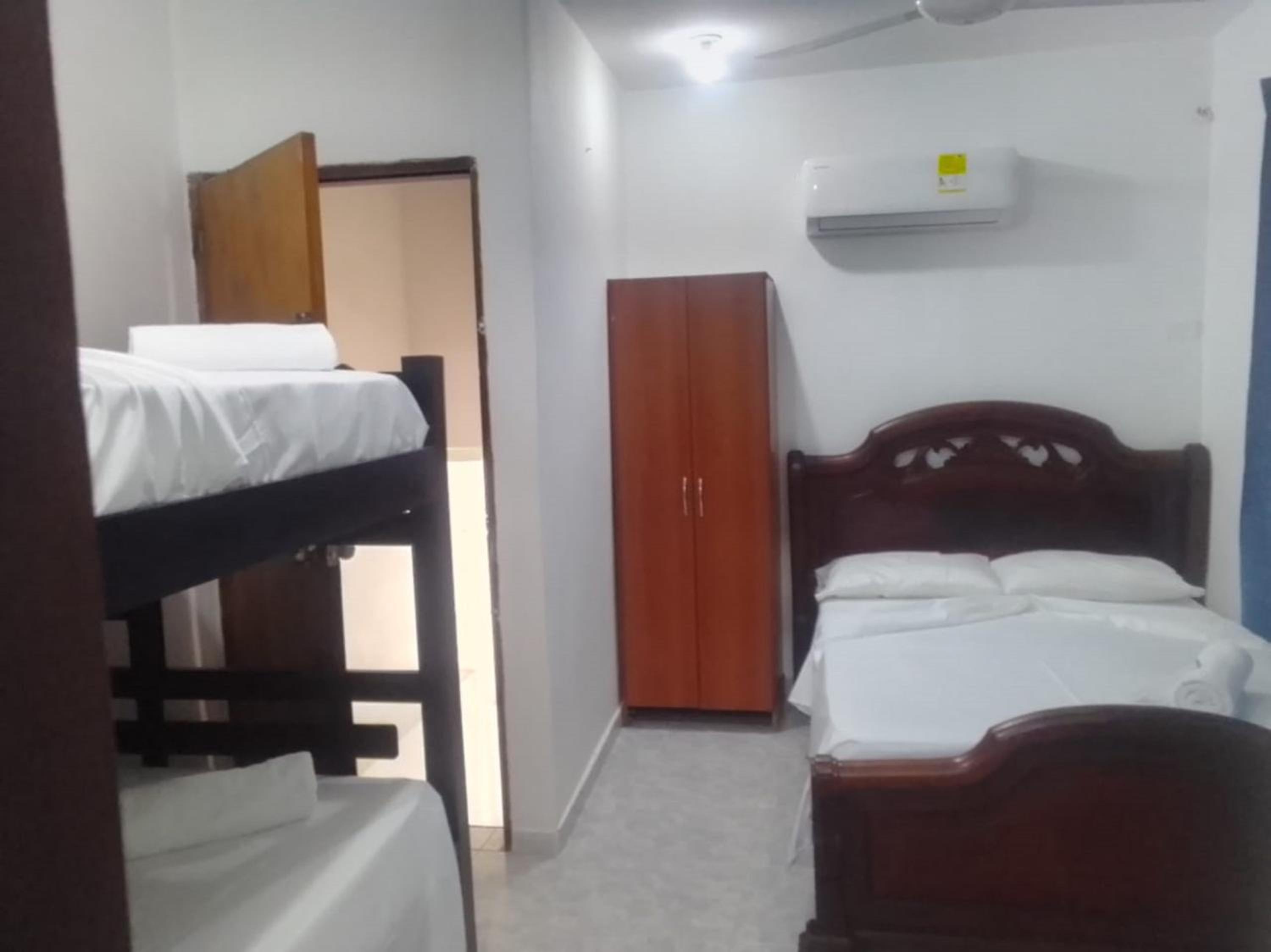 2ag-1M House with Beautiful Galleries In Gethsemane With Jacuzzi