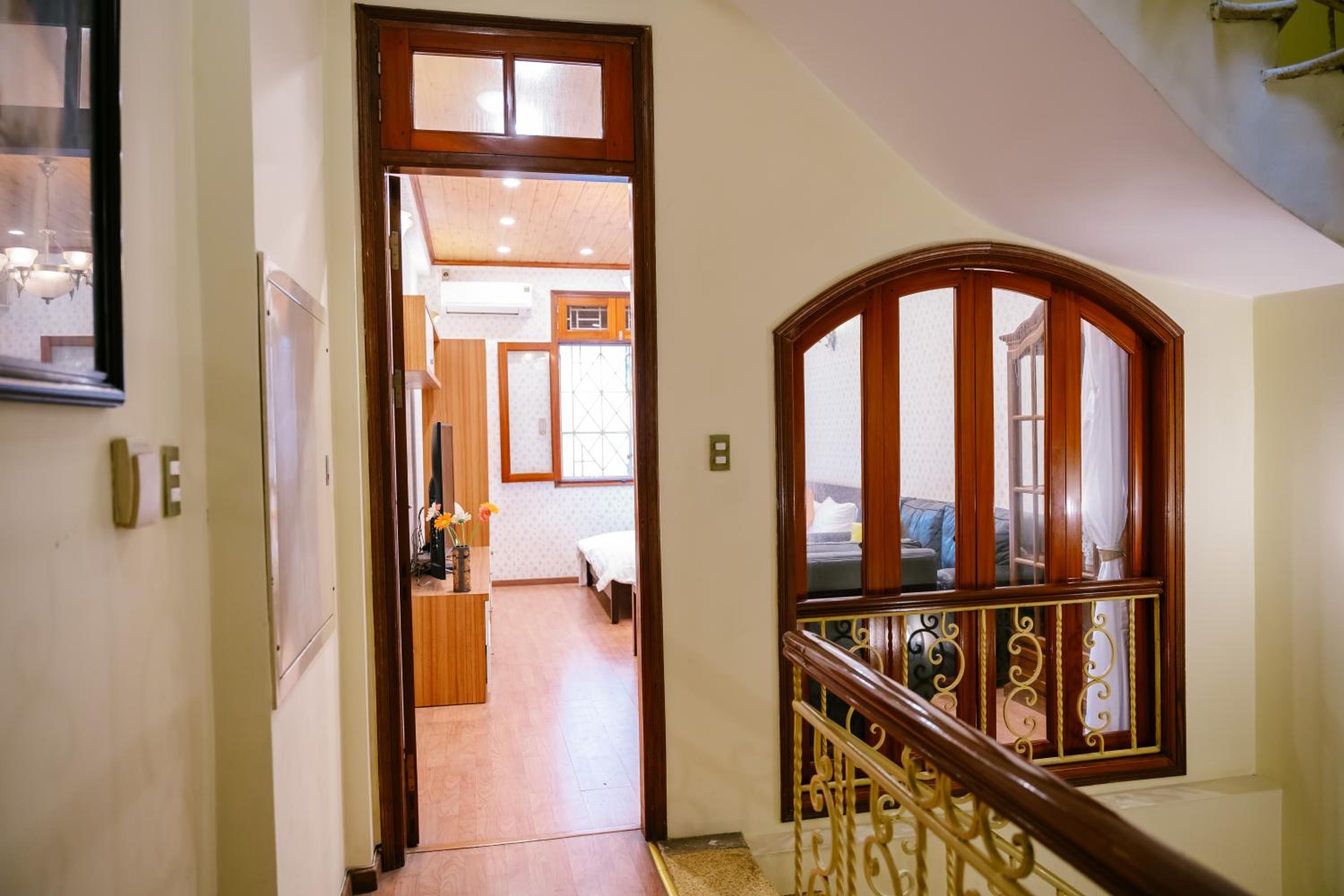 Hola House Hanoi