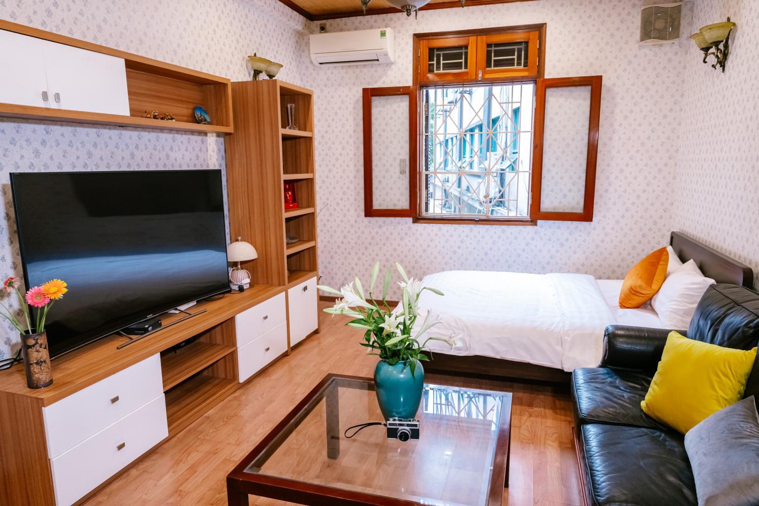 Hola House Hanoi
