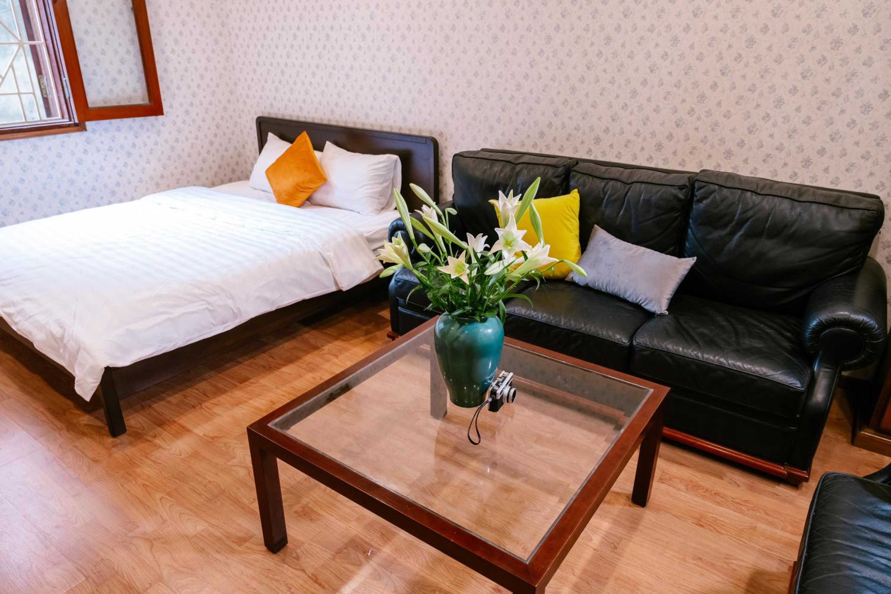 Hola House Hanoi