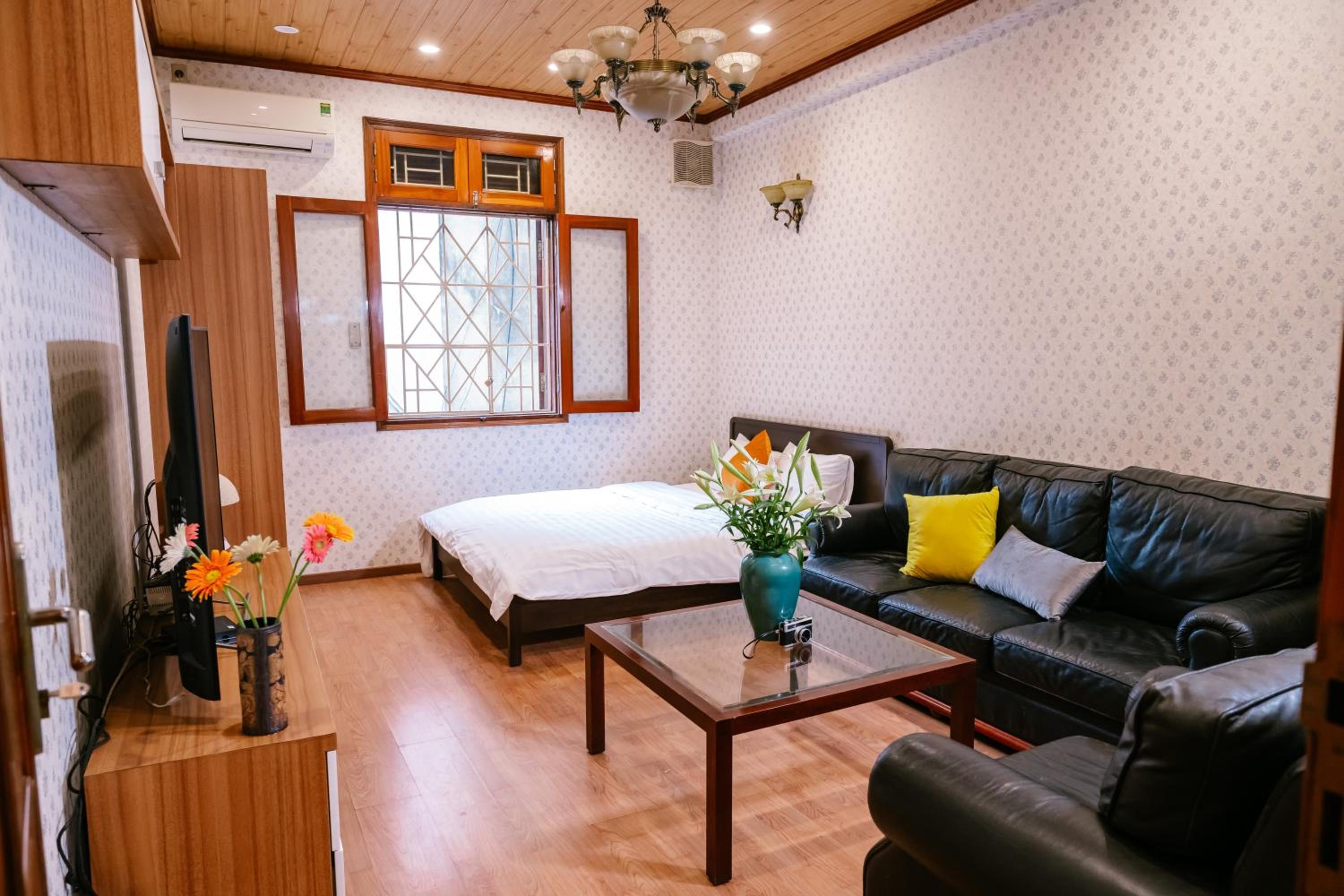 Hola House Hanoi
