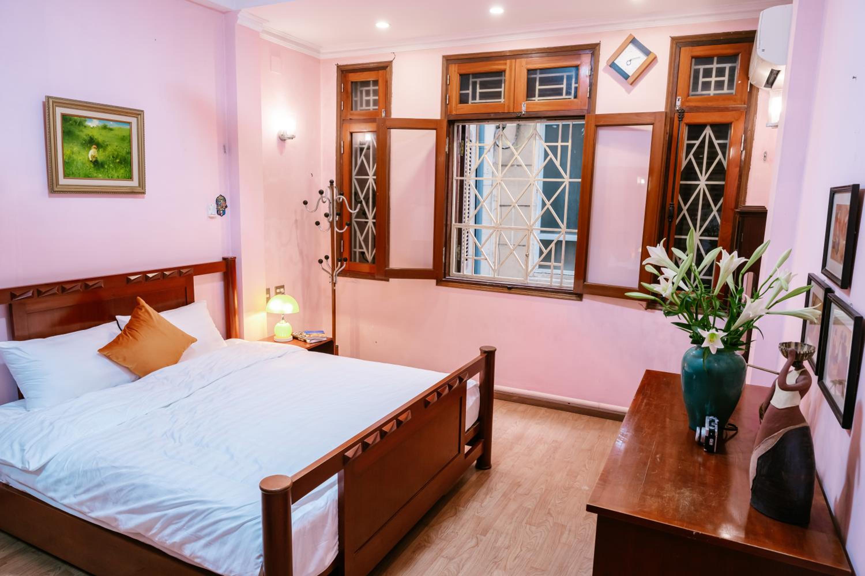 Hola House Hanoi