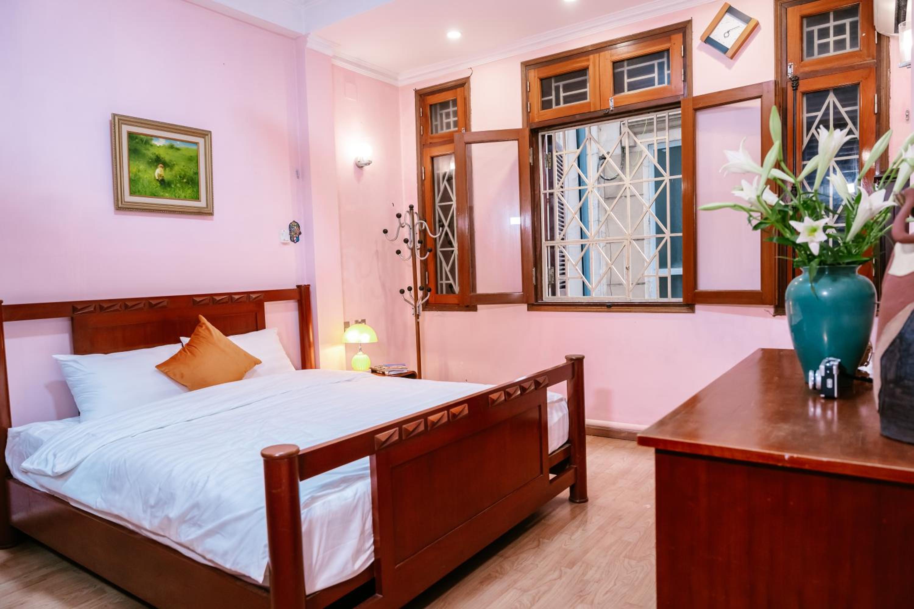 Hola House Hanoi