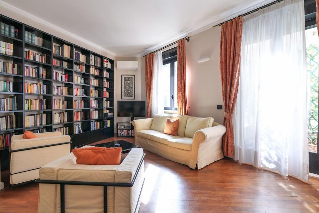 Large and elegant apartment in Missori Duomo