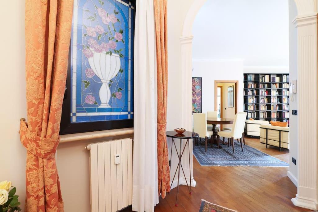 Large and elegant apartment in Missori Duomo