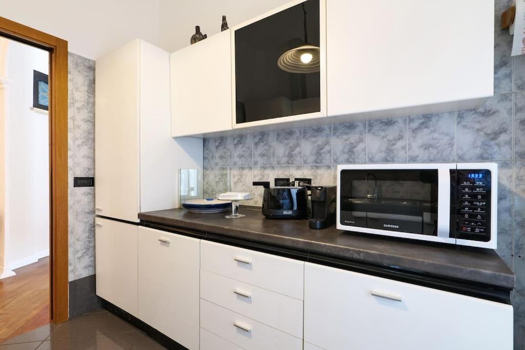 Large and elegant apartment in Missori Duomo