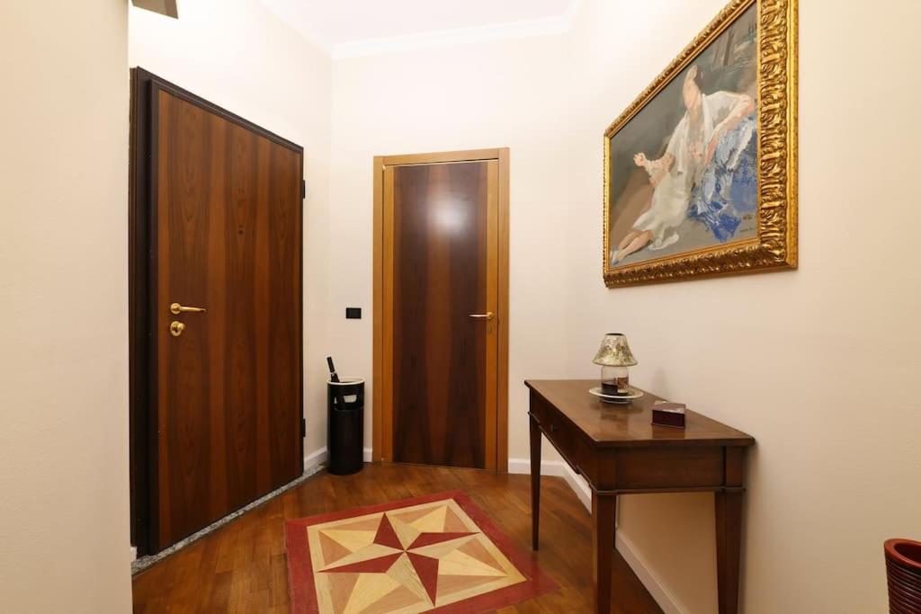 Large and elegant apartment in Missori Duomo