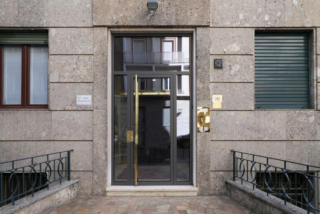 Large and elegant apartment in Missori Duomo